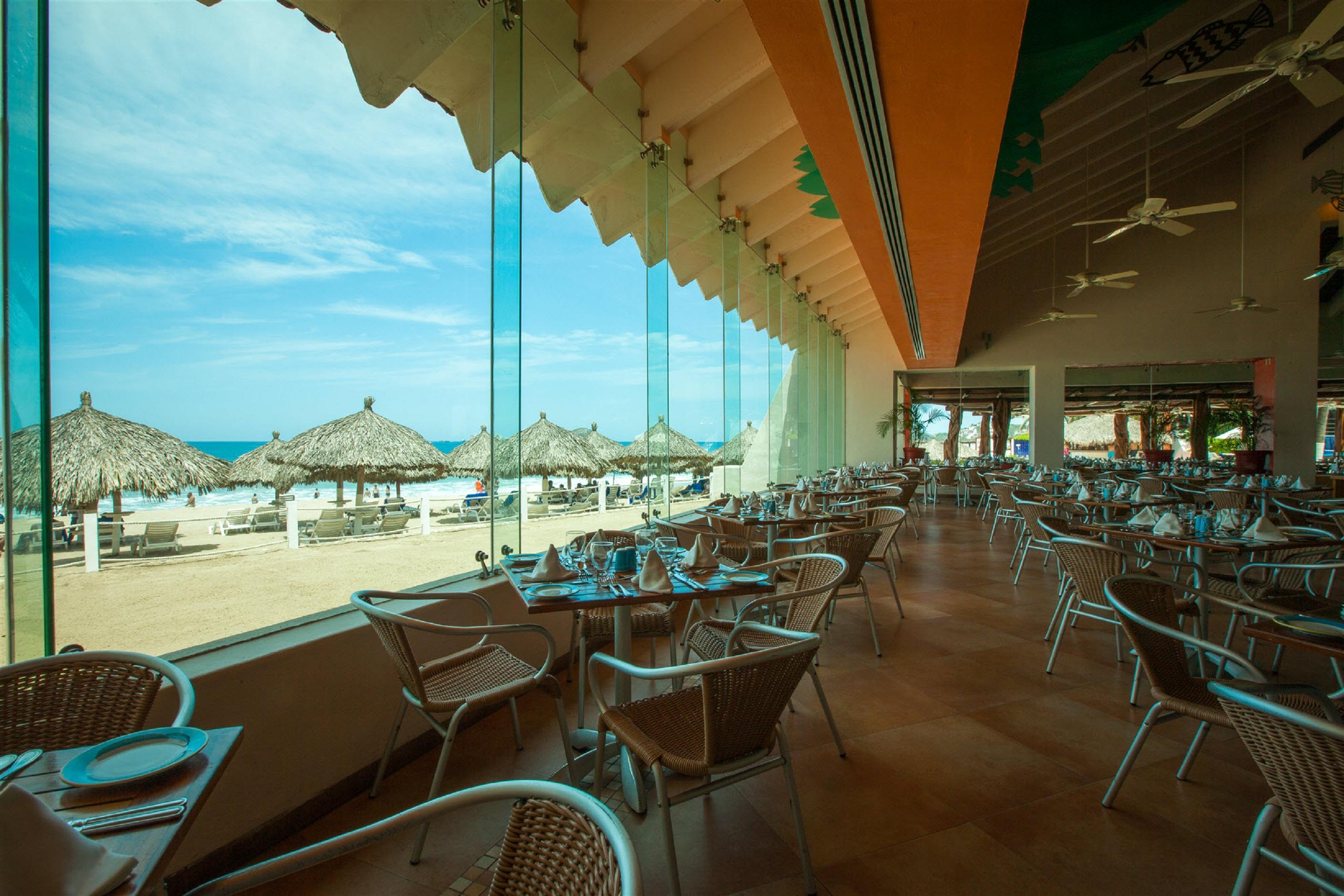Resort Park Royal Ixtapa 4*