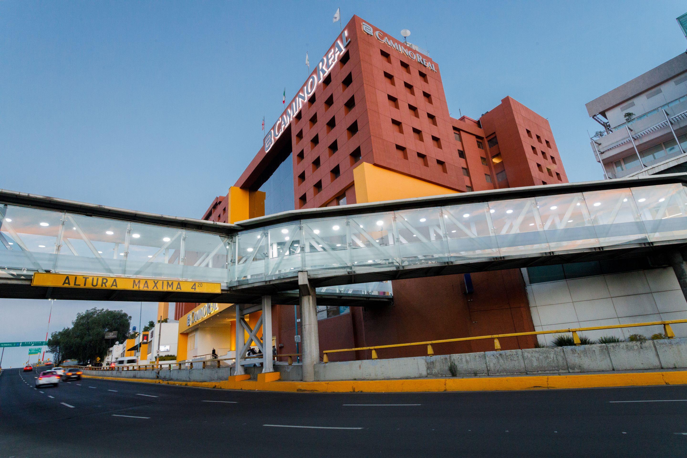 Camino Real Aeropuerto Hotel 5*