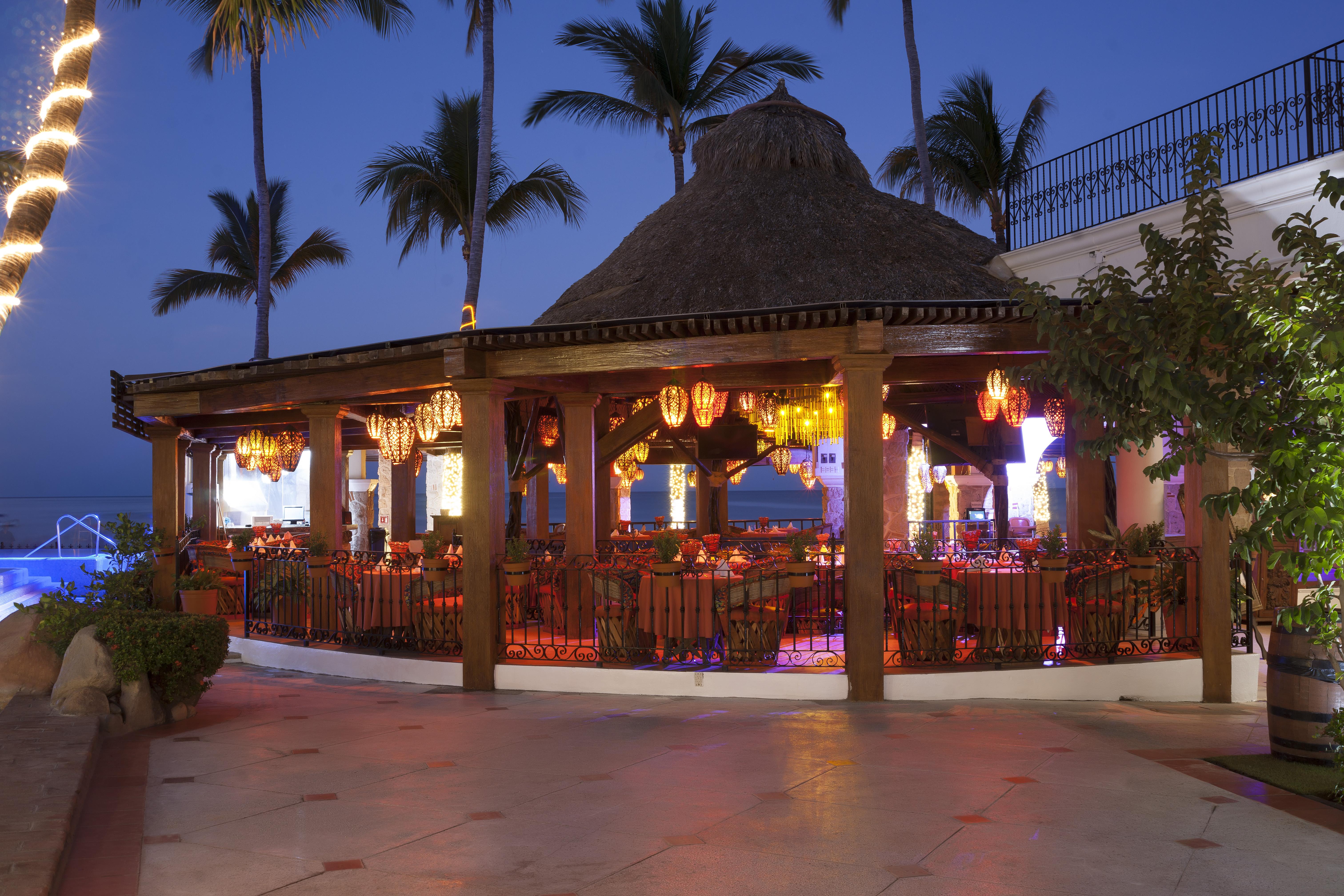 Playa Arcos & Hotel Puerto Vallarta