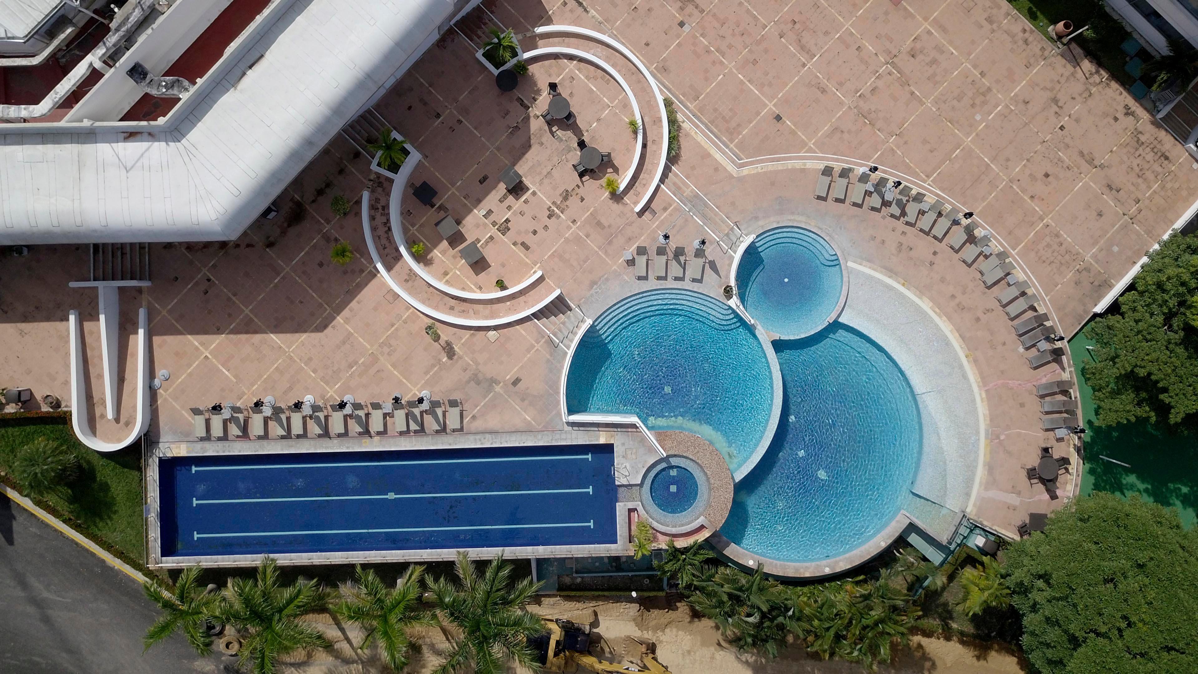 - Aeropuerto By Ihg Hotel