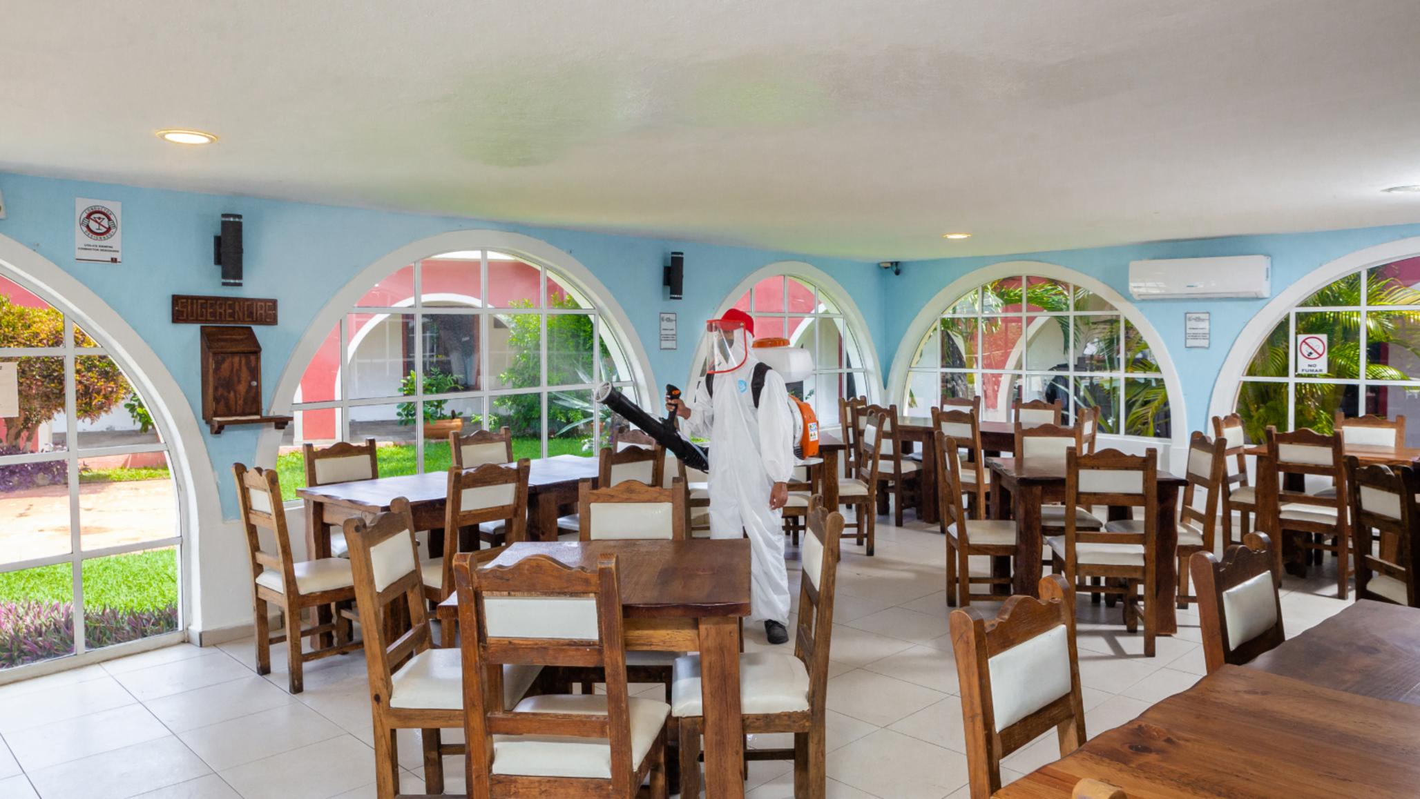 Hacienda Aeropuerto Hotel