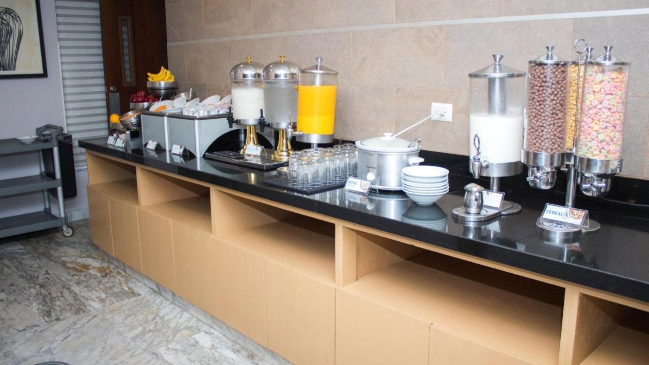 Express By Ihg Hotel 3*