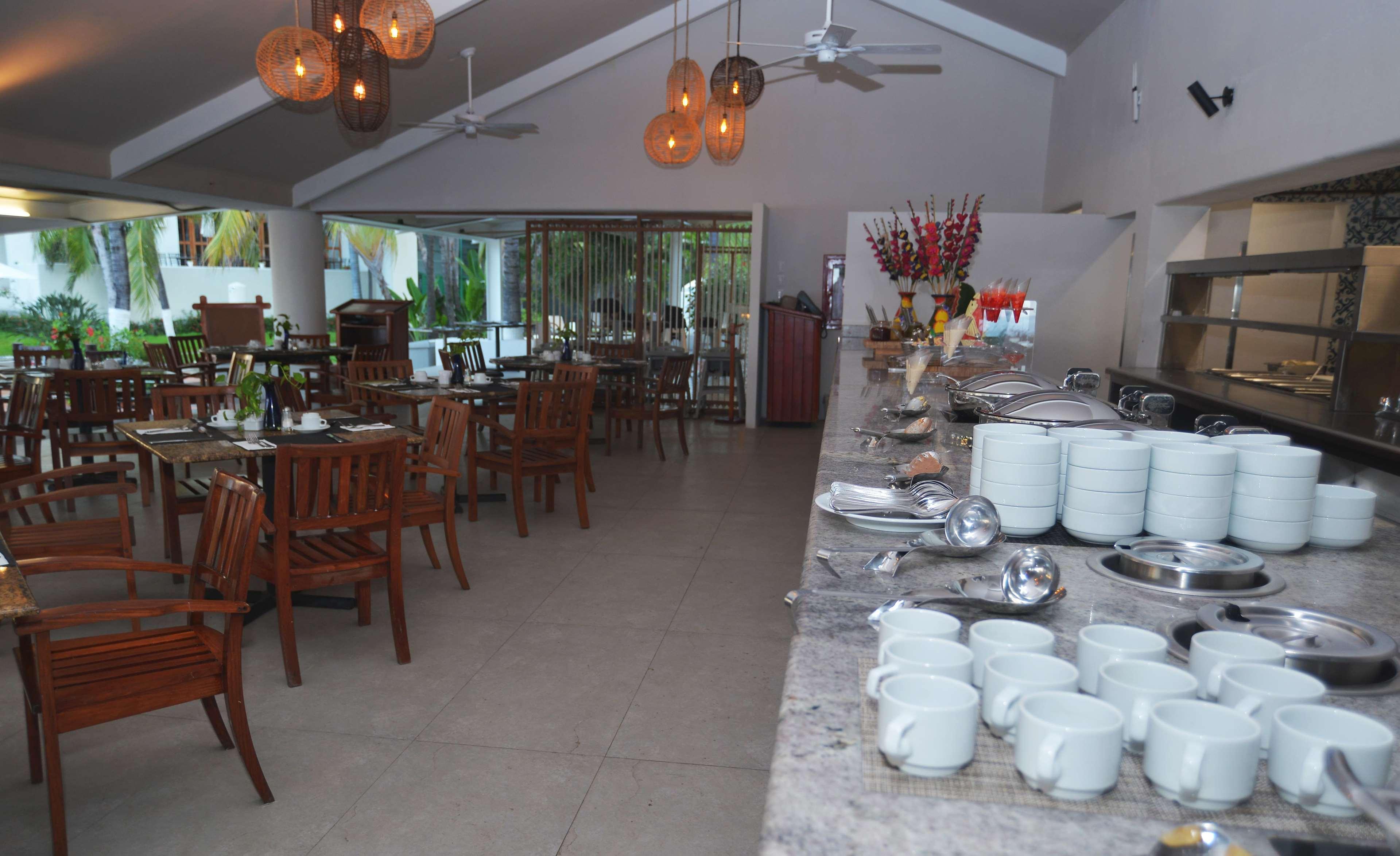 Hotel Emporio Ixtapa