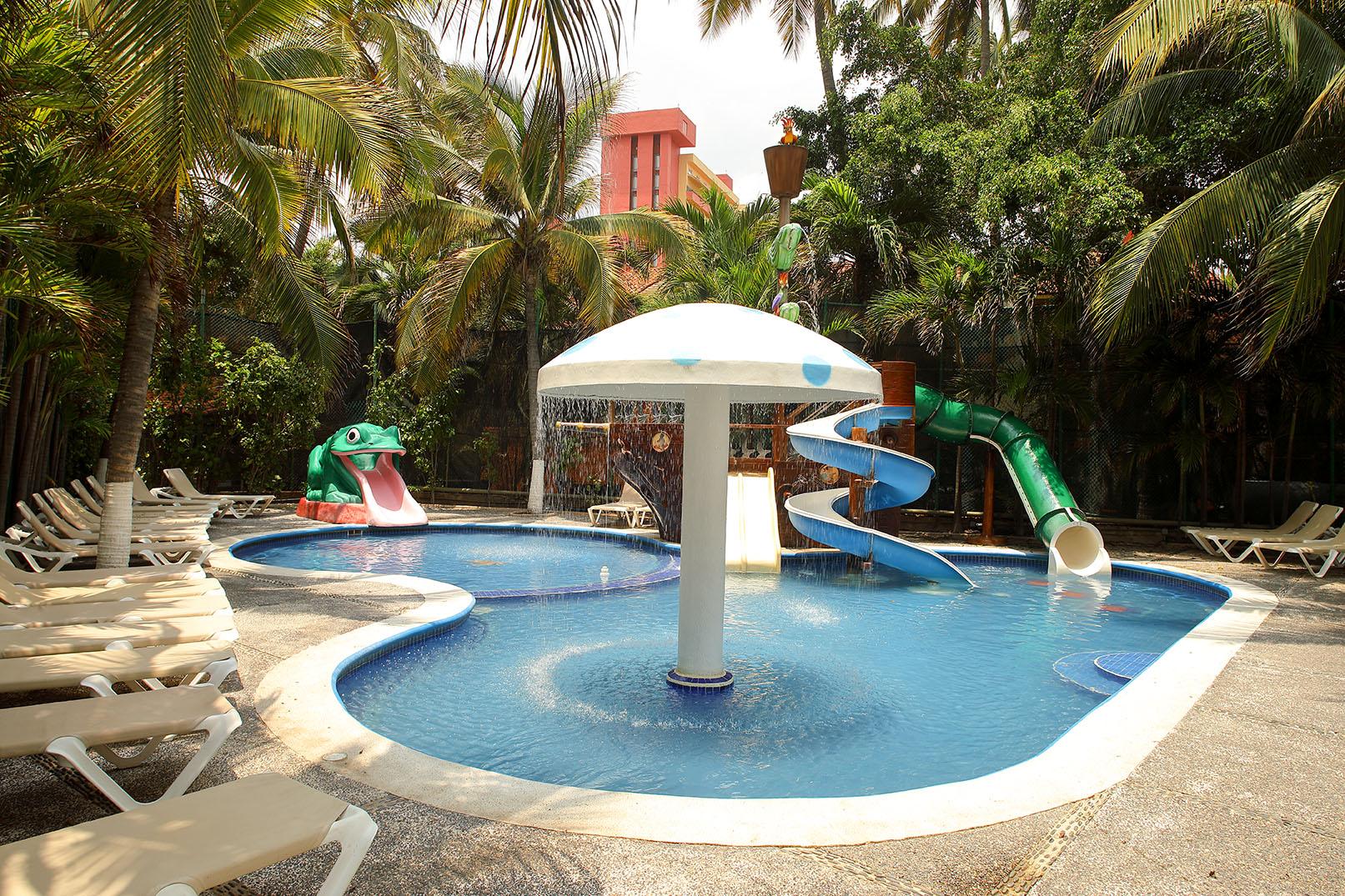 Emporio Ixtapa Hotel