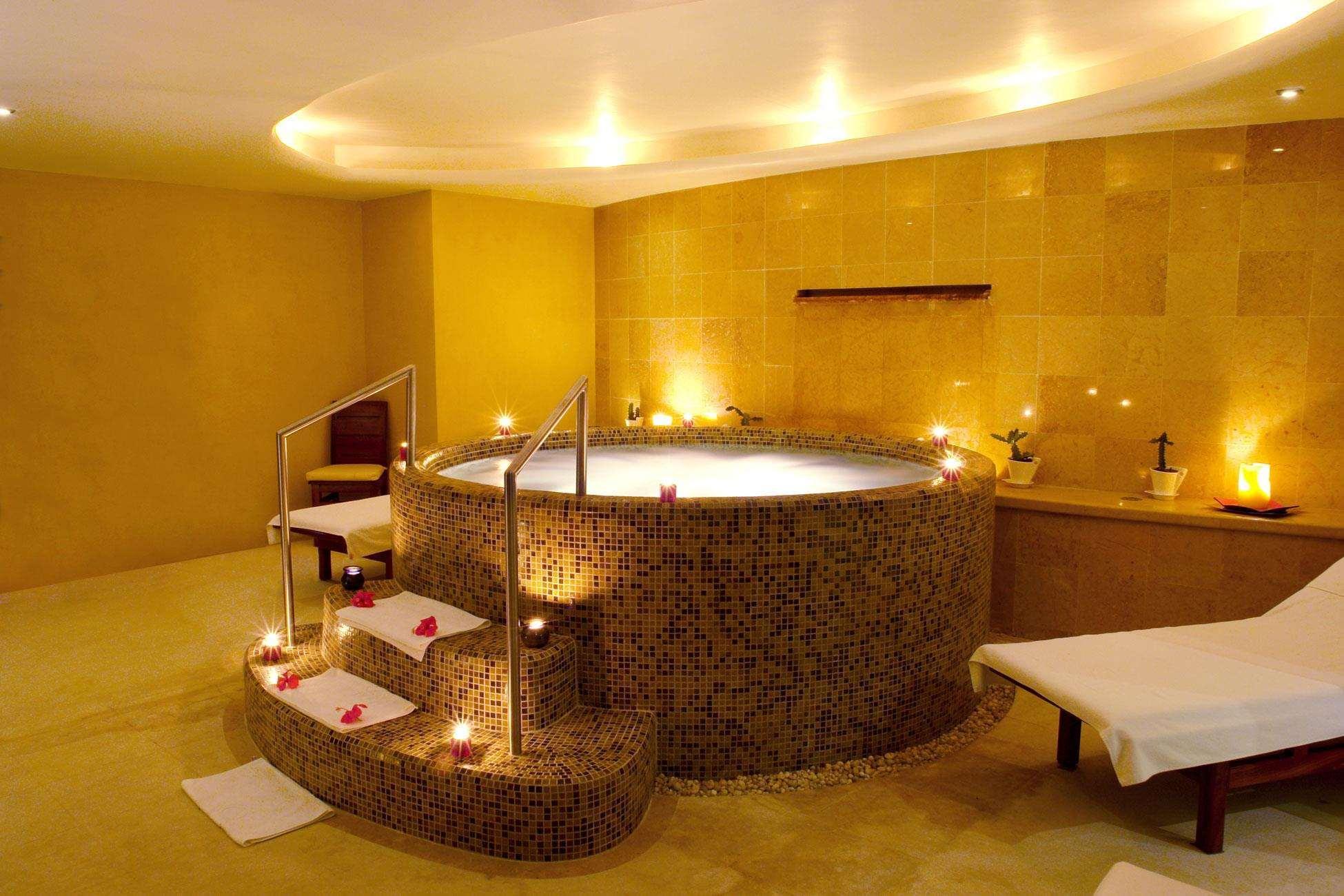 Hotel Emporio Ixtapa