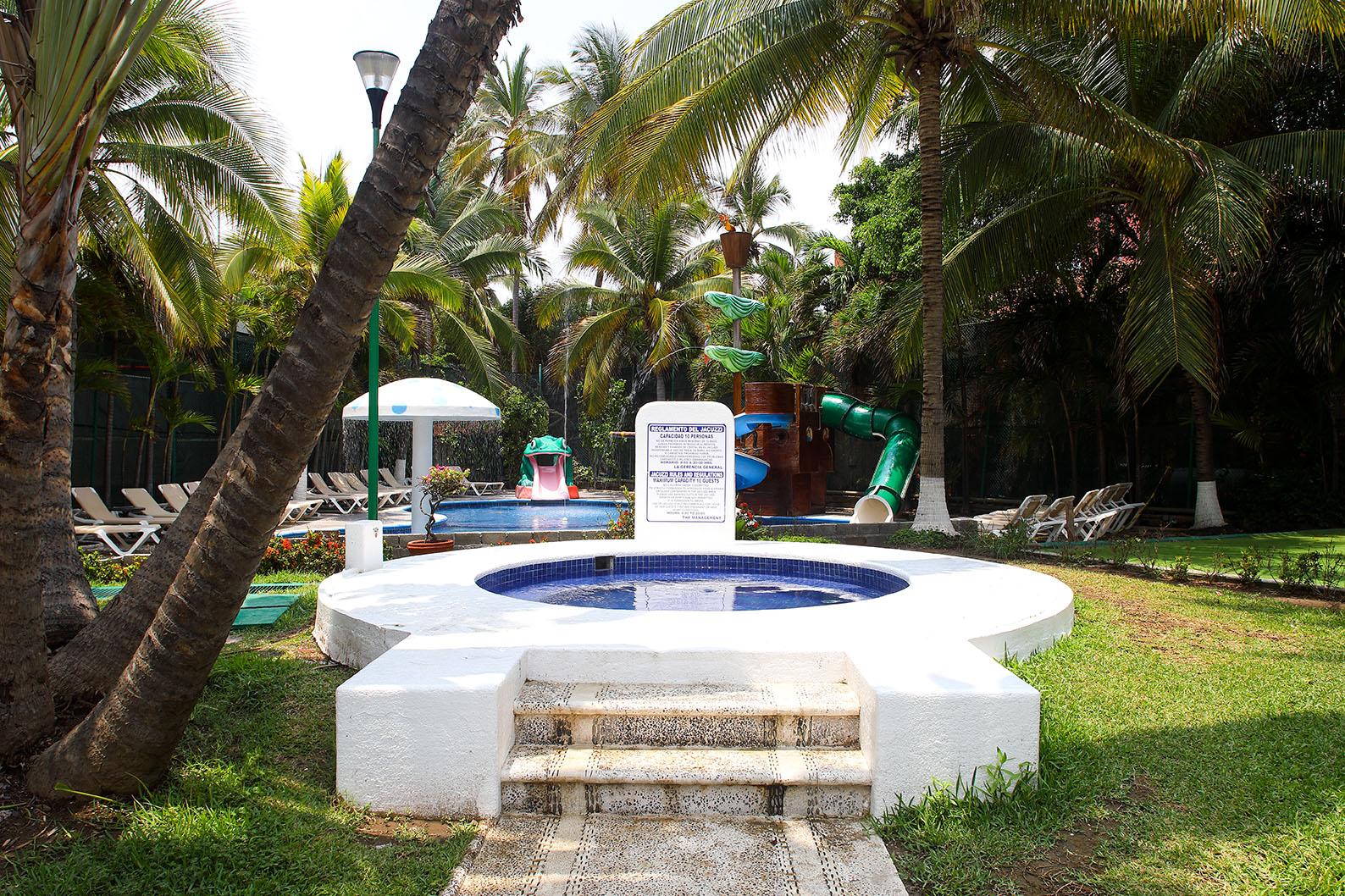 Hotel Emporio Ixtapa