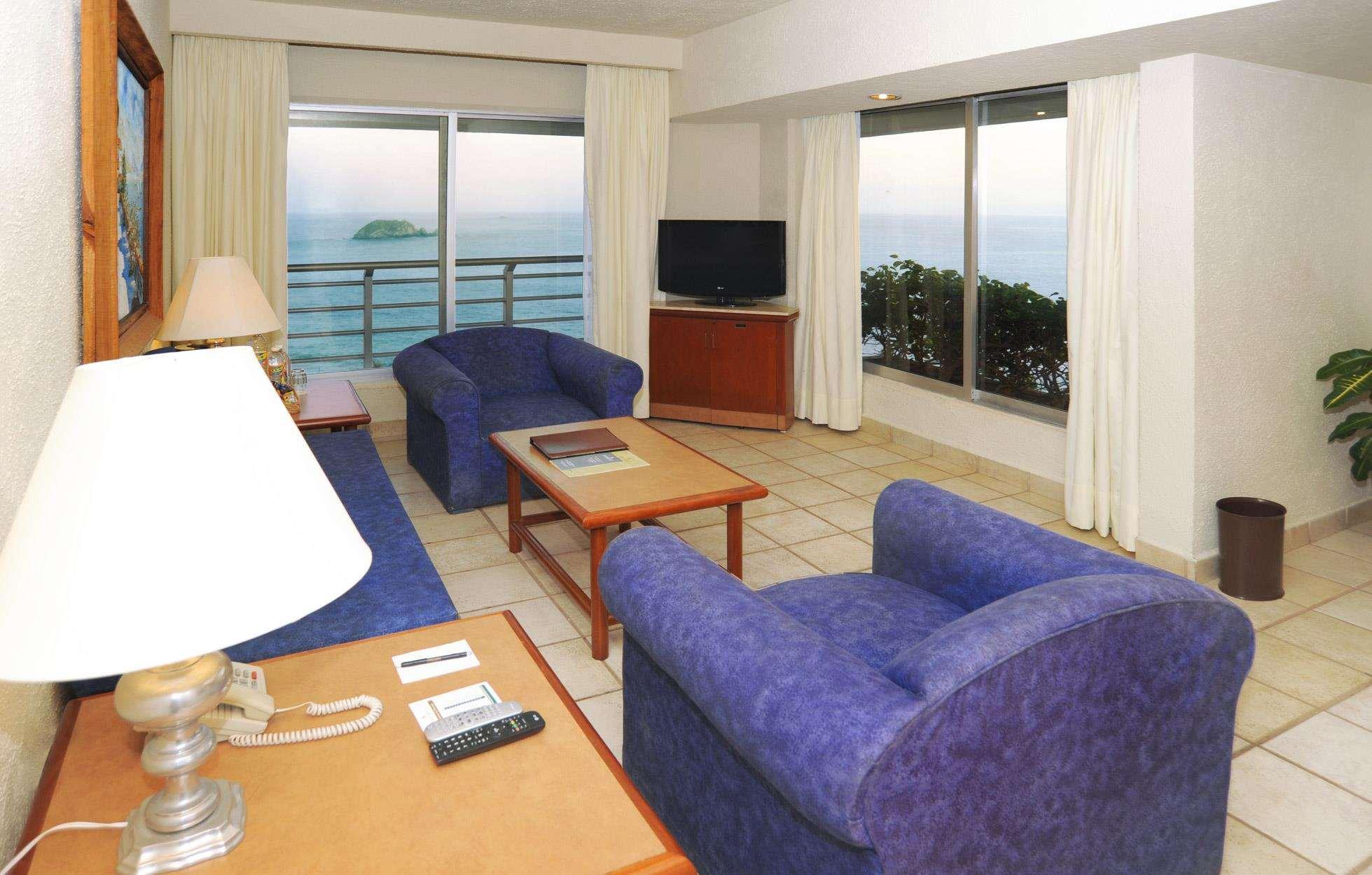 Hotel Emporio Ixtapa 5*