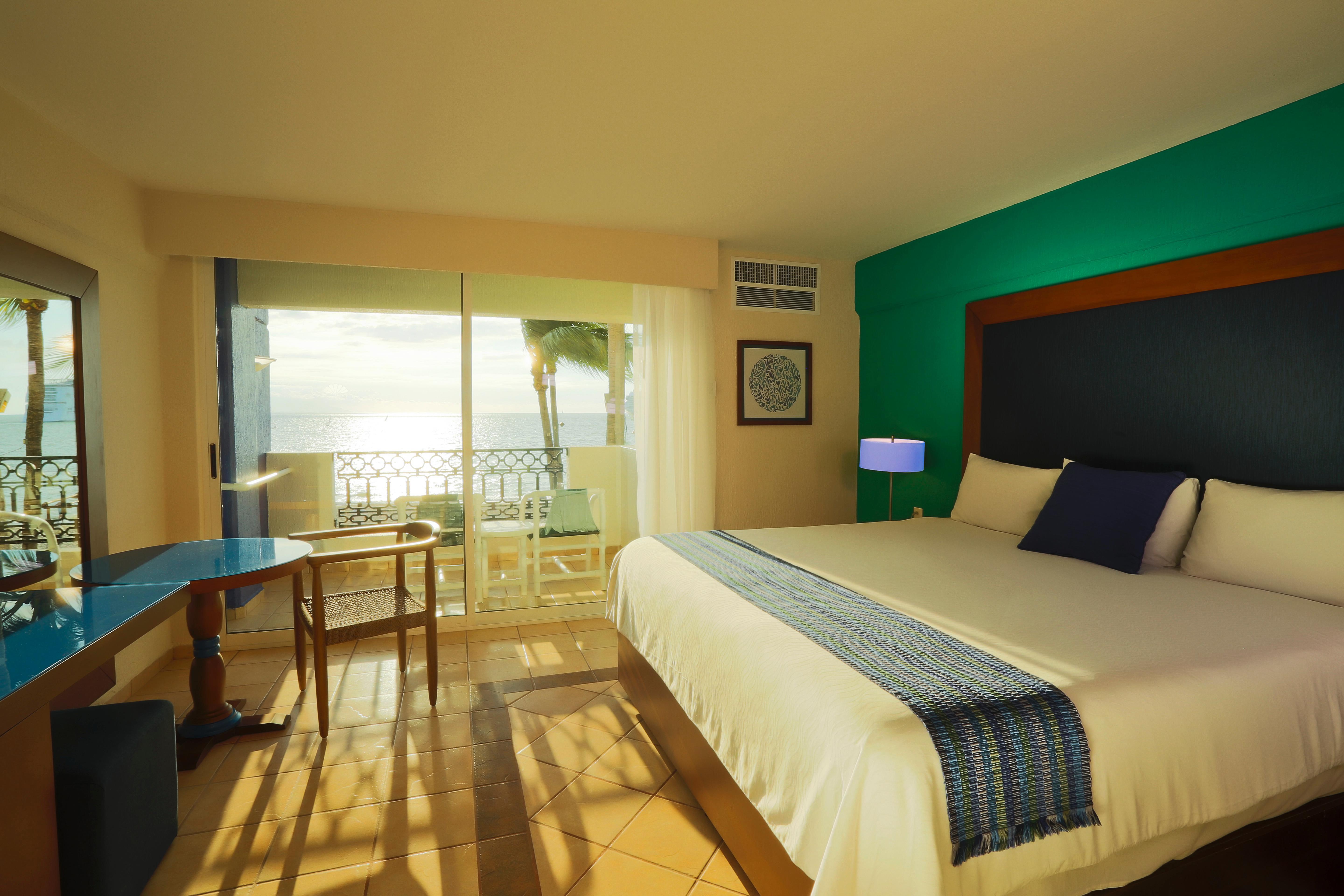 Resort Crown Paradise Golden - Adults Only Puerto Vallarta