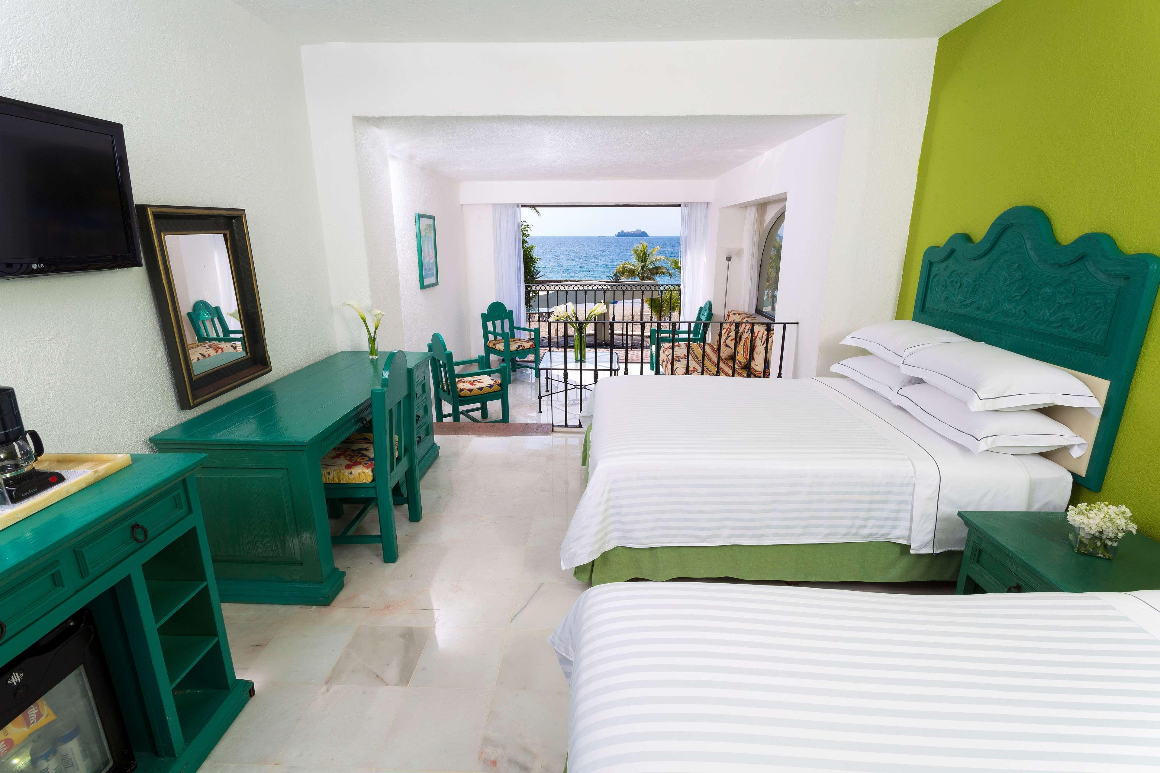 Resort Barcelo Ixtapa 5*