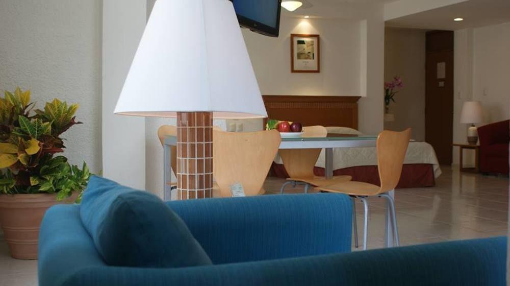 Y Nader Hotel Cancun