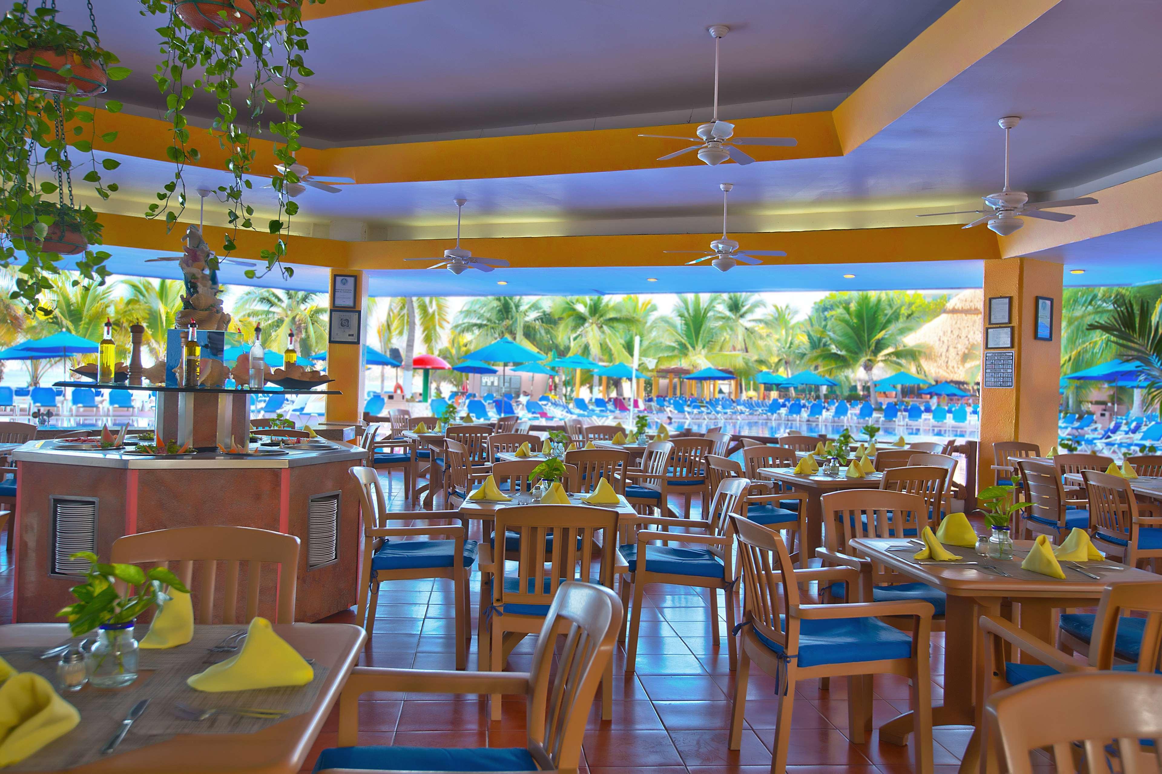 Resort Barcelo Ixtapa 5*