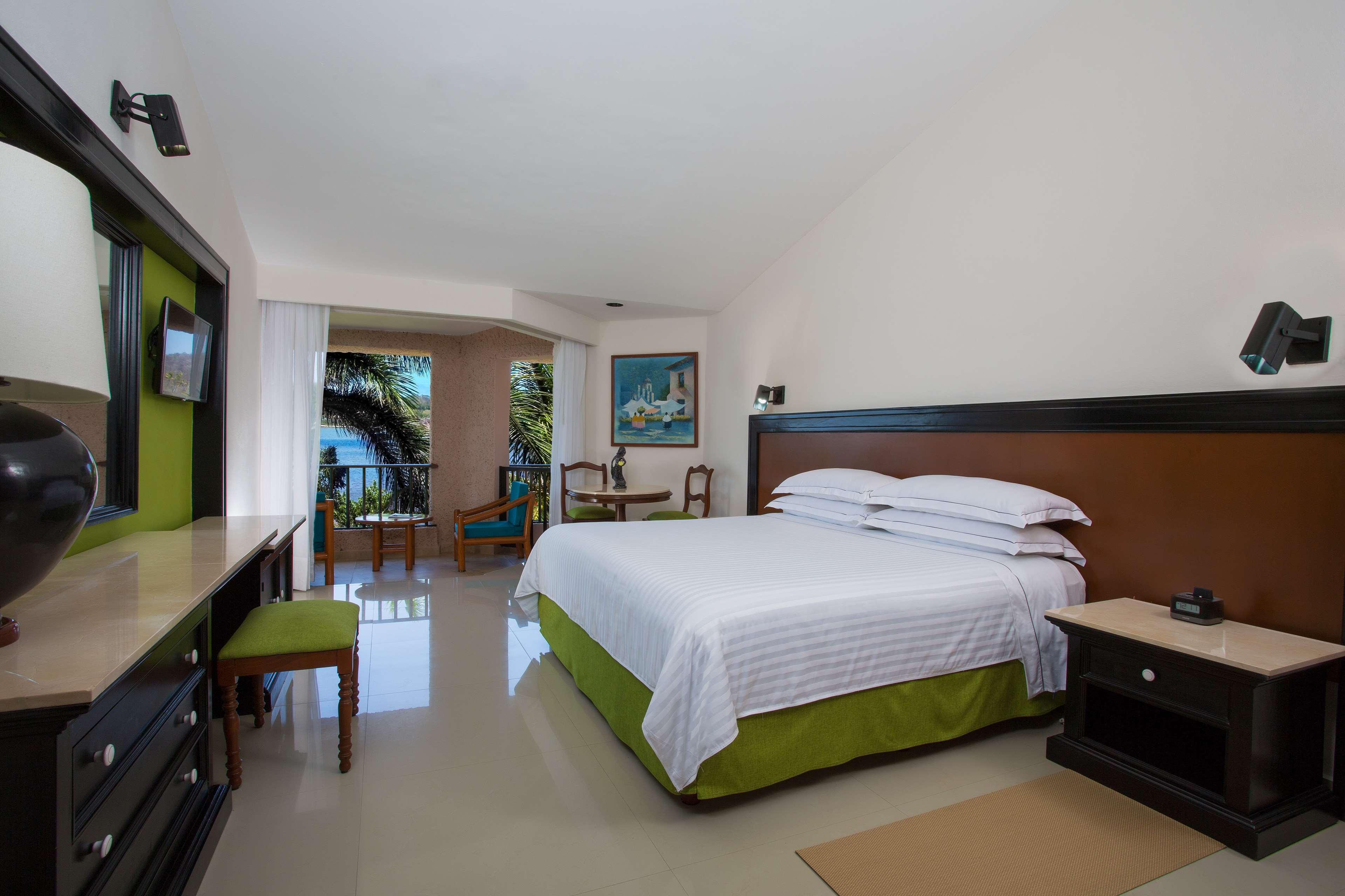 Barcelo Huatulco Resort Tangolunda