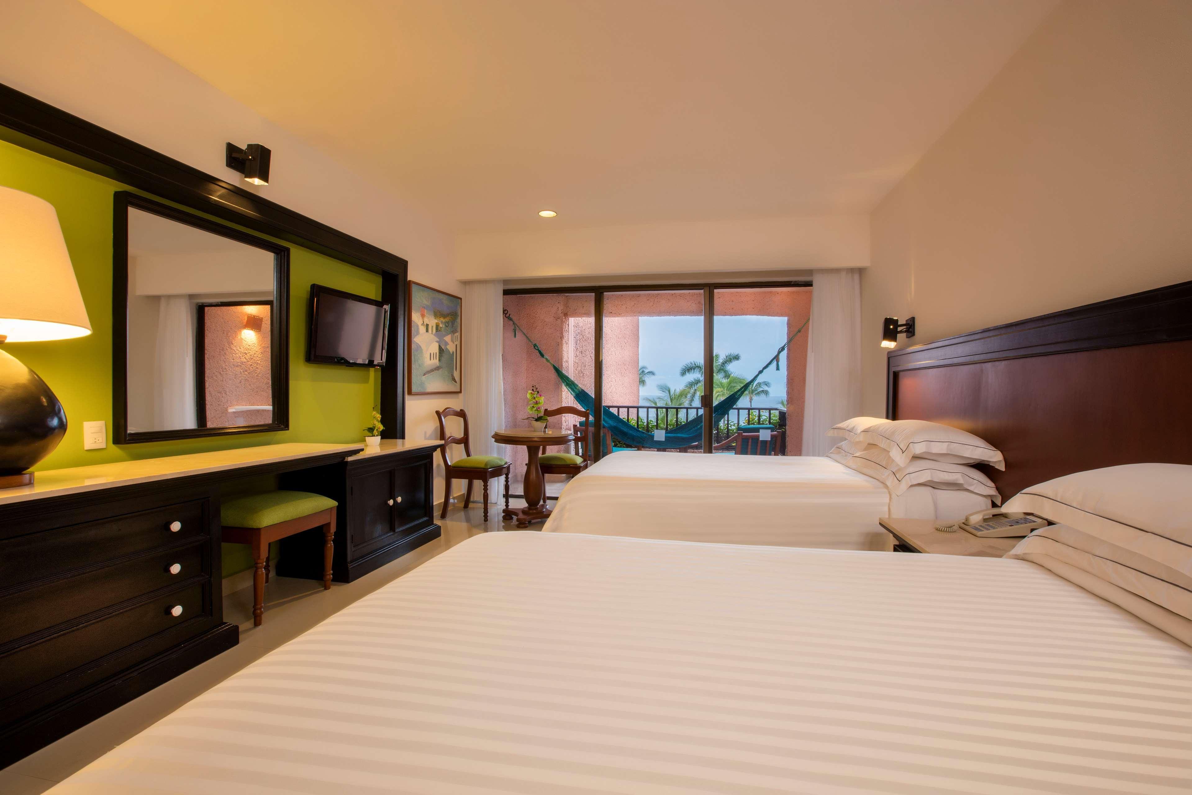 Barcelo Huatulco Resort