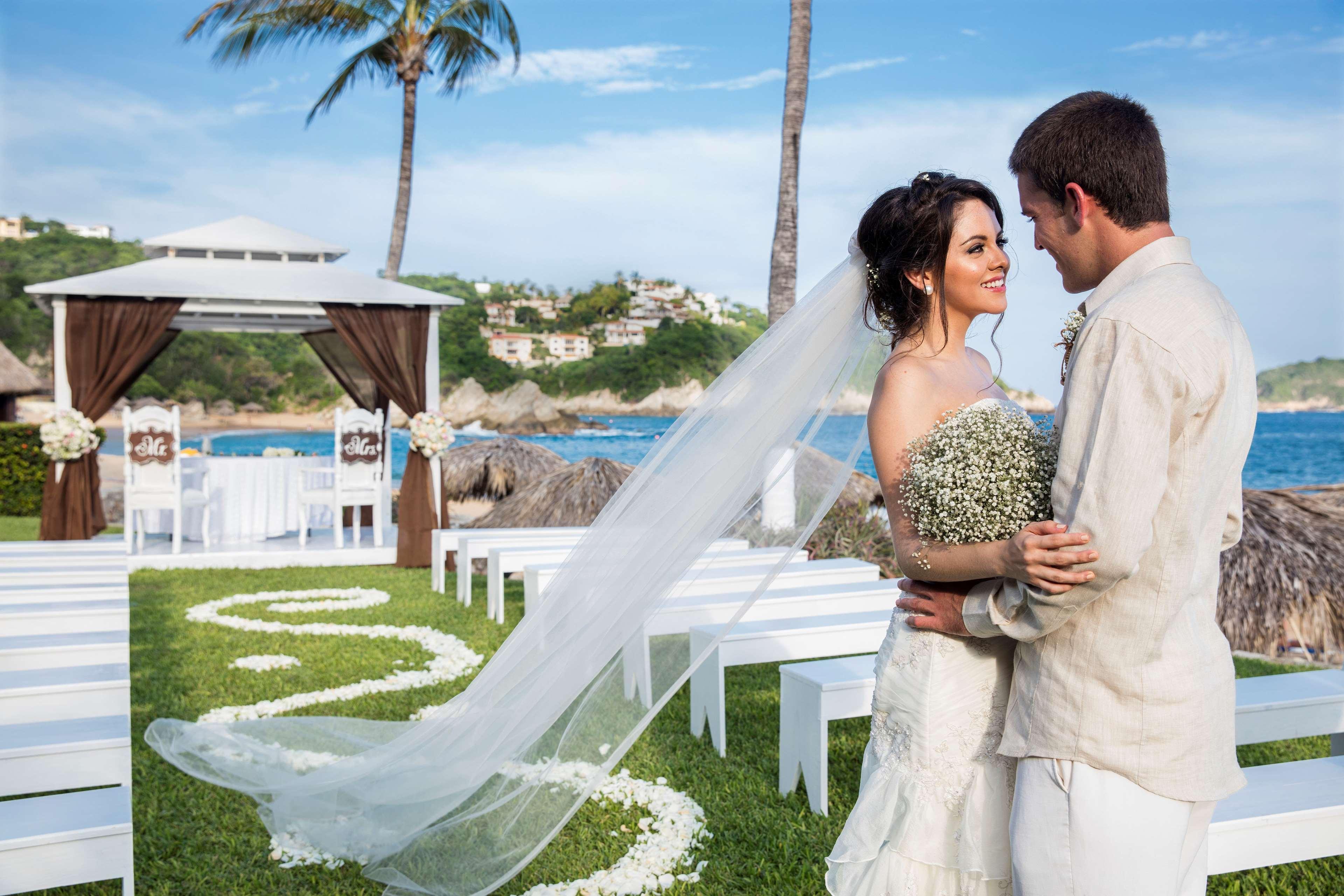 Resort Barcelo Huatulco 5*