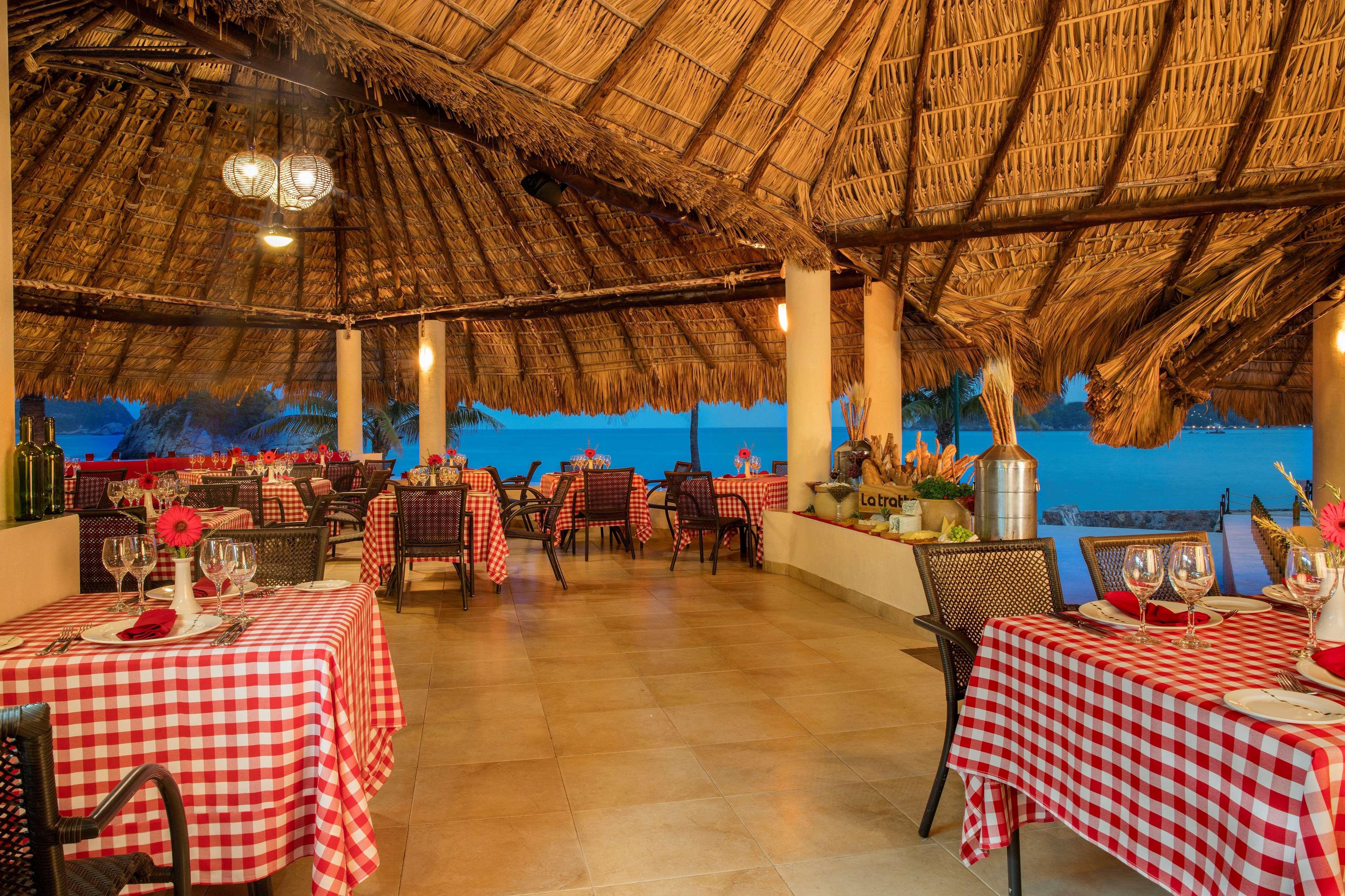 Barcelo Huatulco 5*
