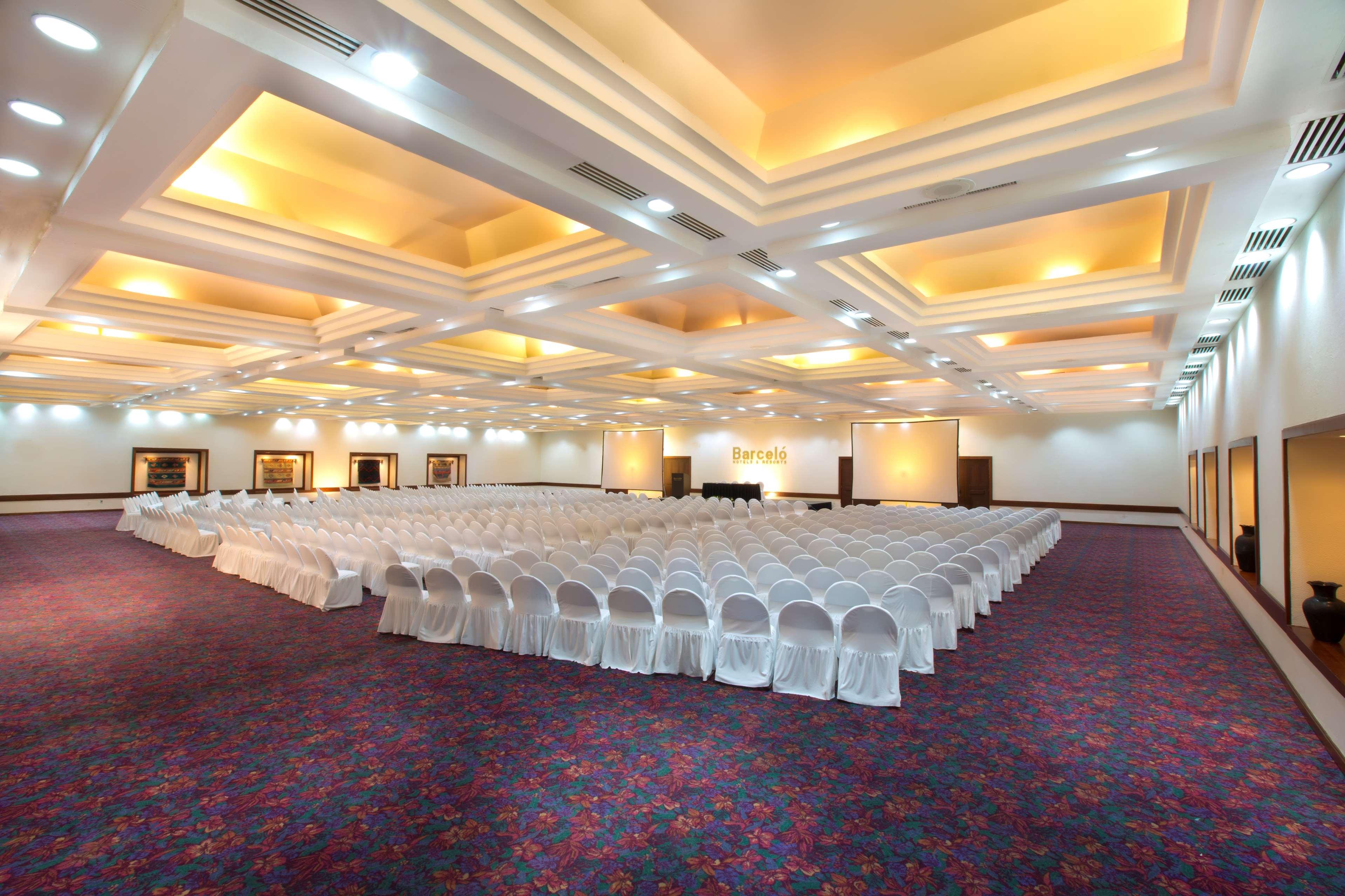 Resort Barcelo Huatulco 5*