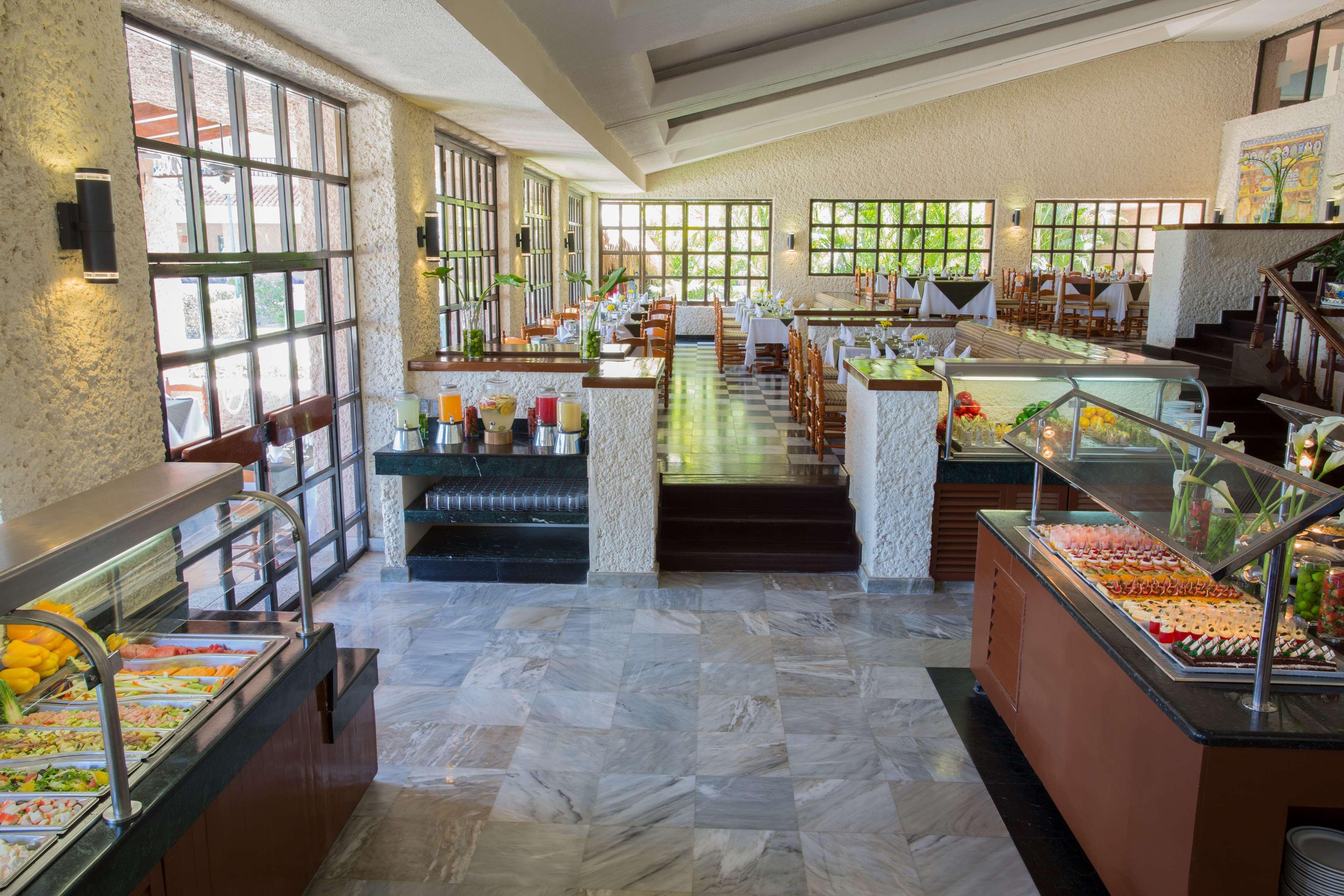 Barcelo Huatulco 5*