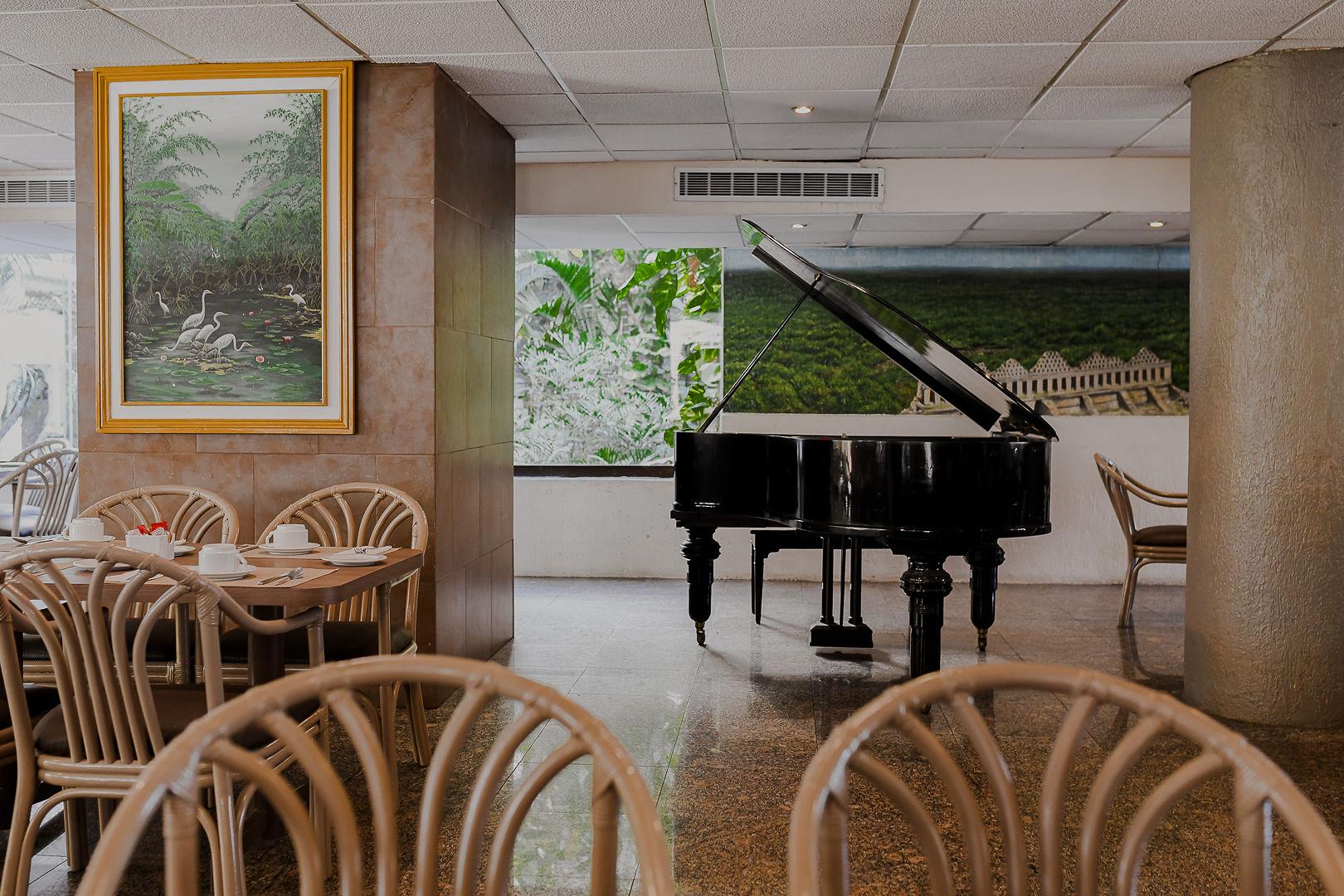 Hotel Aluxes 4*