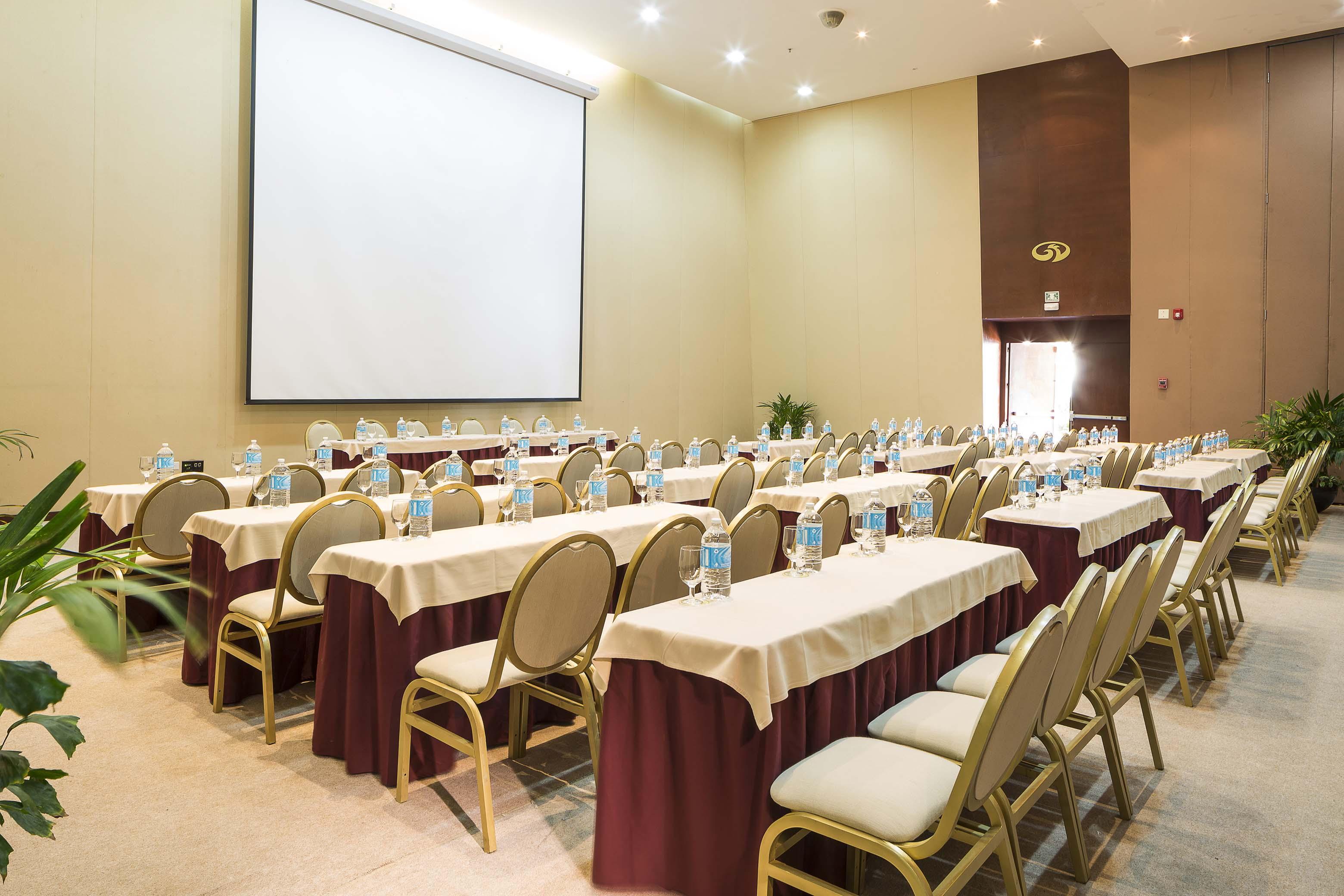Grand Palladium Colonial & Resort