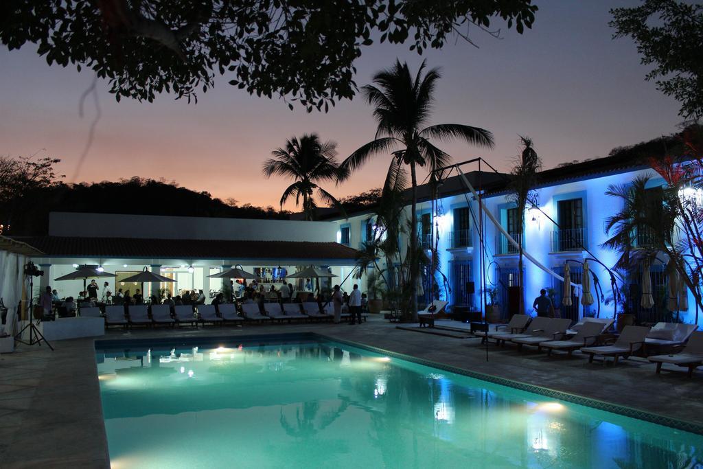 Hotel Santa Cruz Huatulco 4*