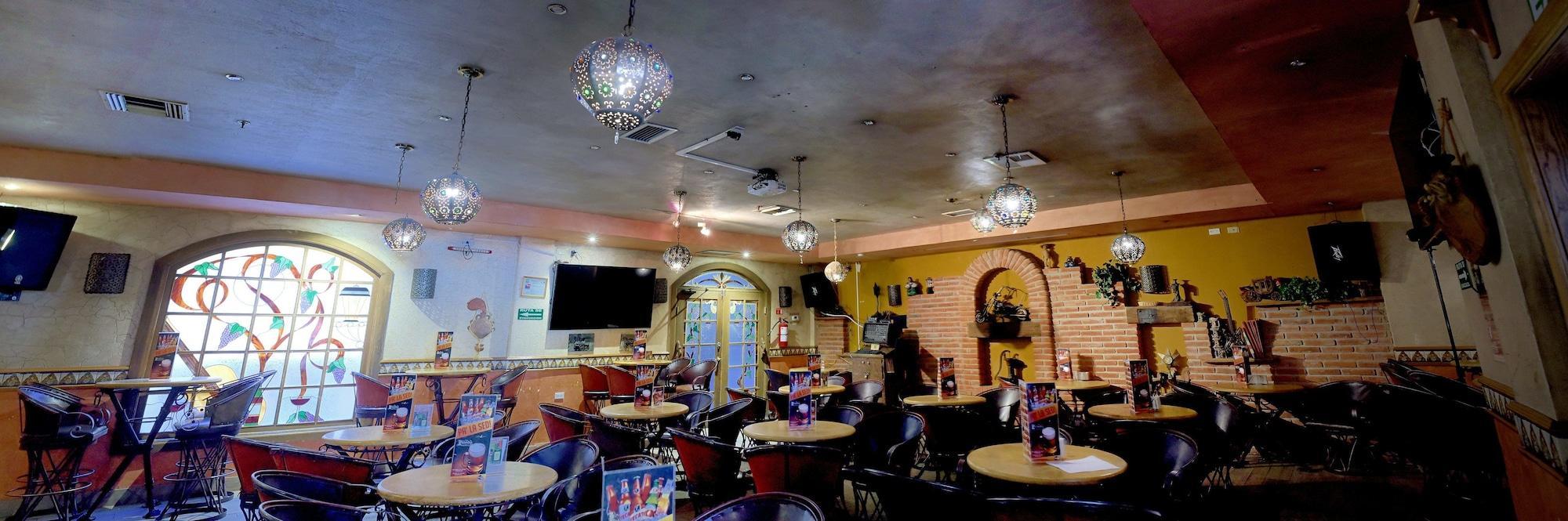 Hotel Business & Maria Bonita