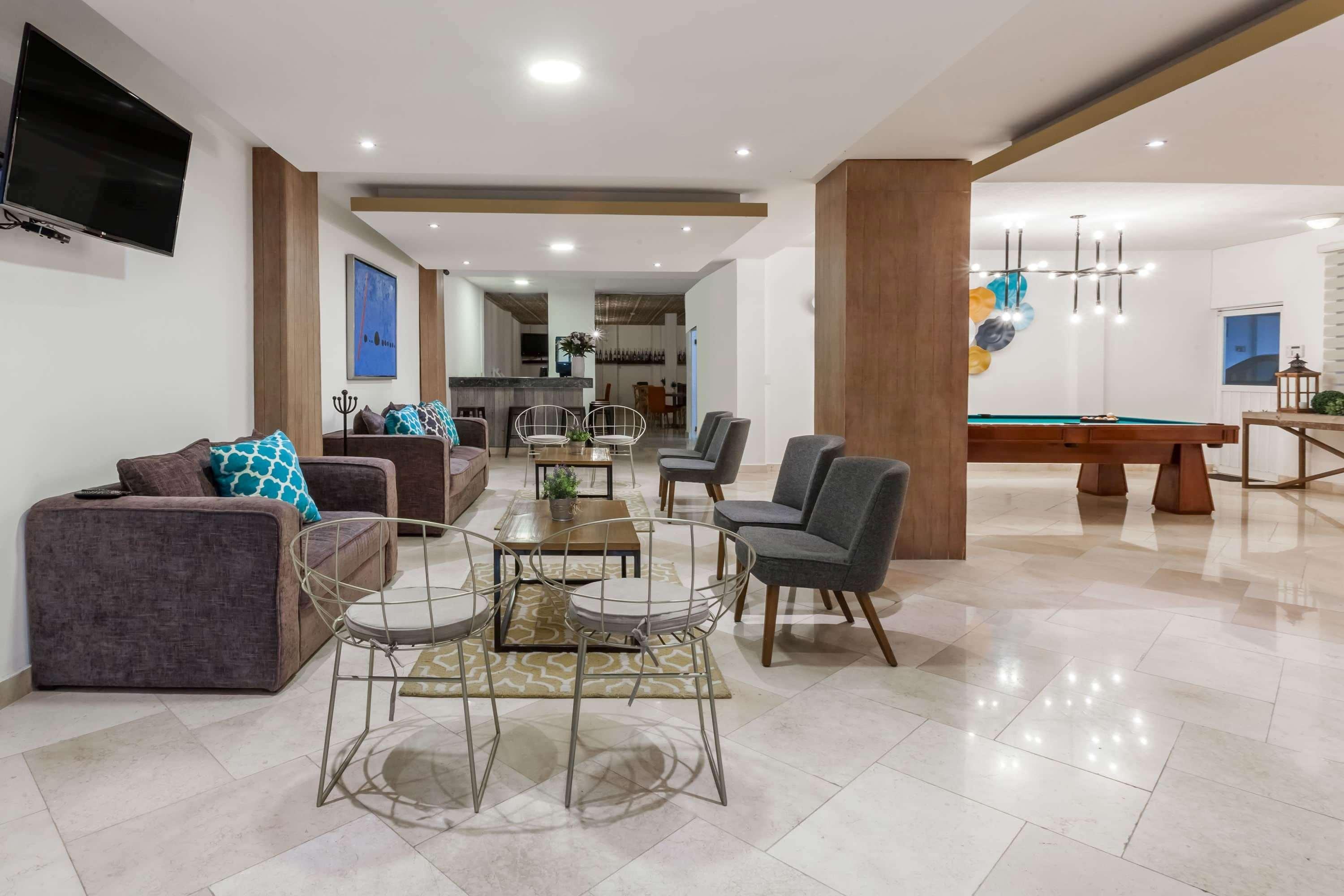 Hotel Howard Johnson By Wyndham Guanajuato Avenida 3*