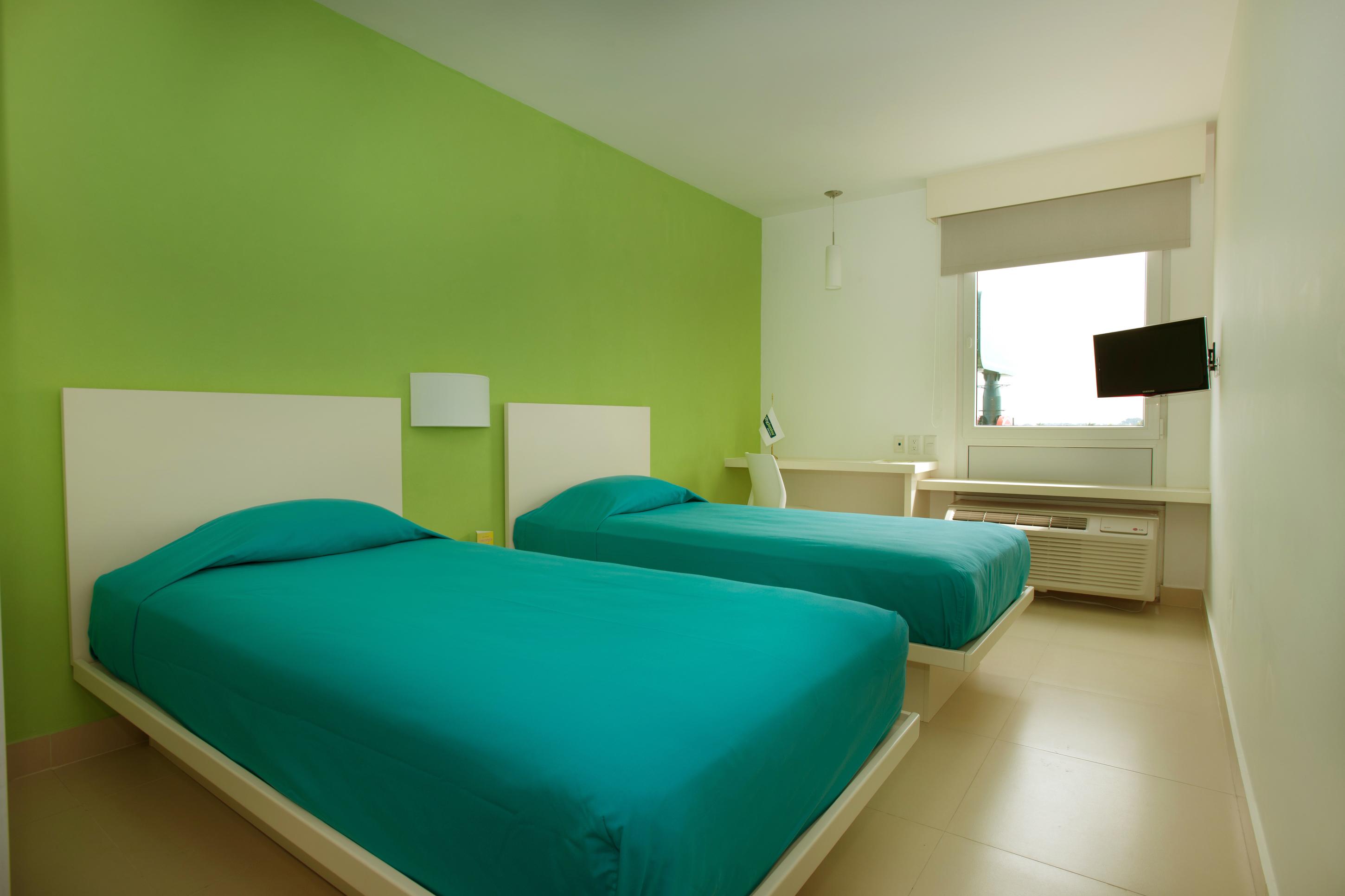 Hotel Express Junior By Marriott Aeropuerto 3*