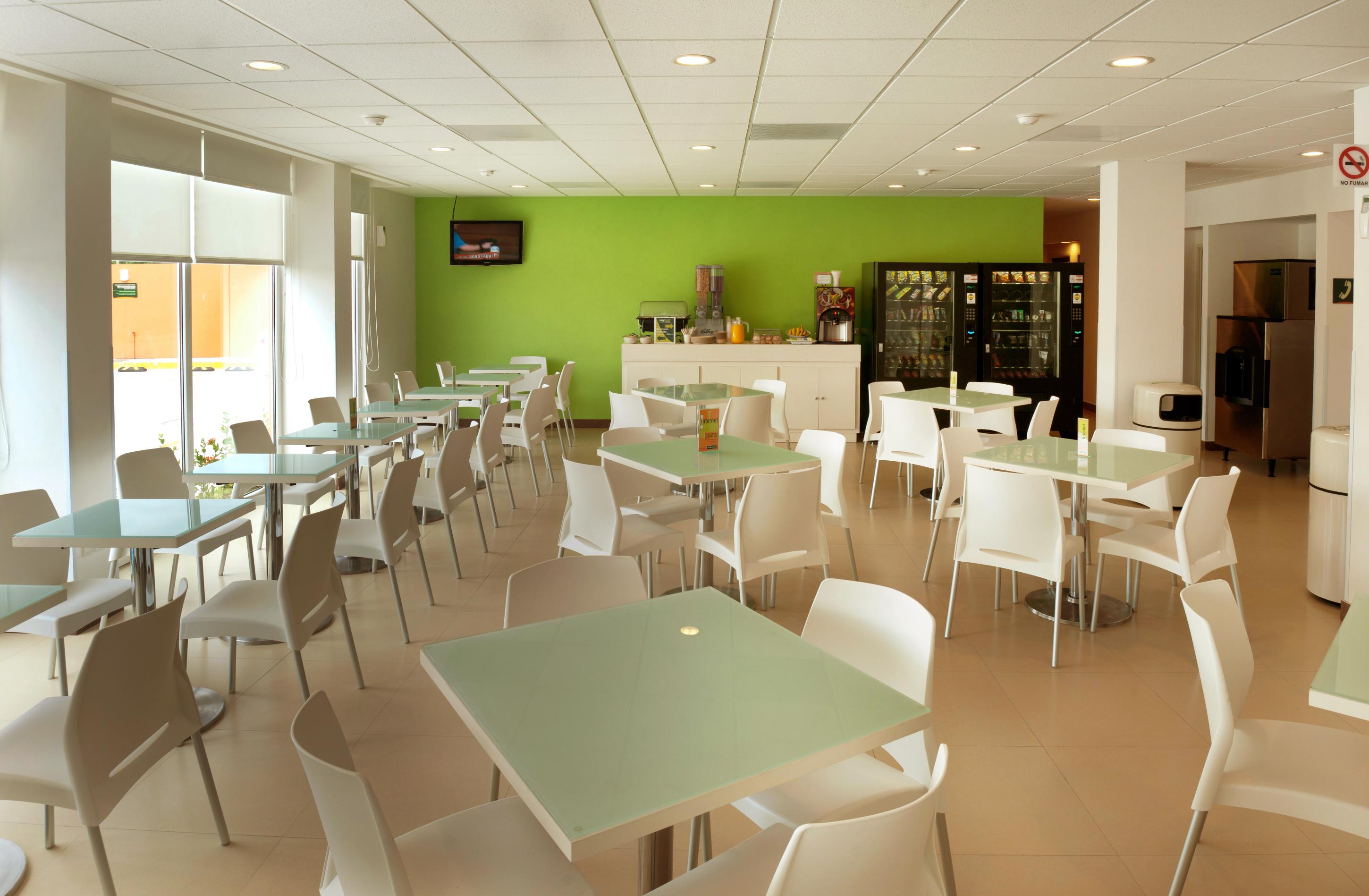 Hotel Express Junior By Marriott Aeropuerto 3*