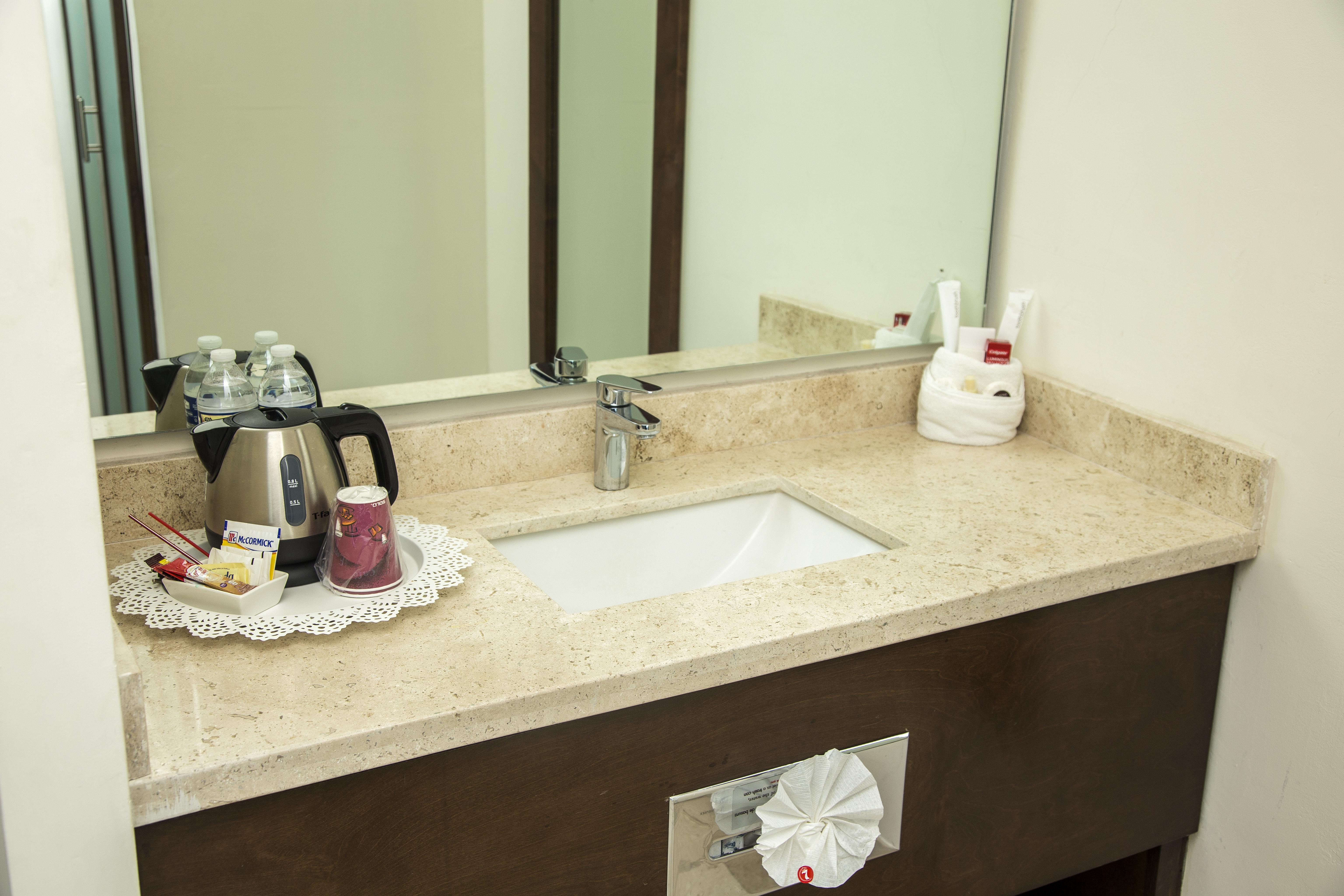 Seven Crown Malecon Hotel