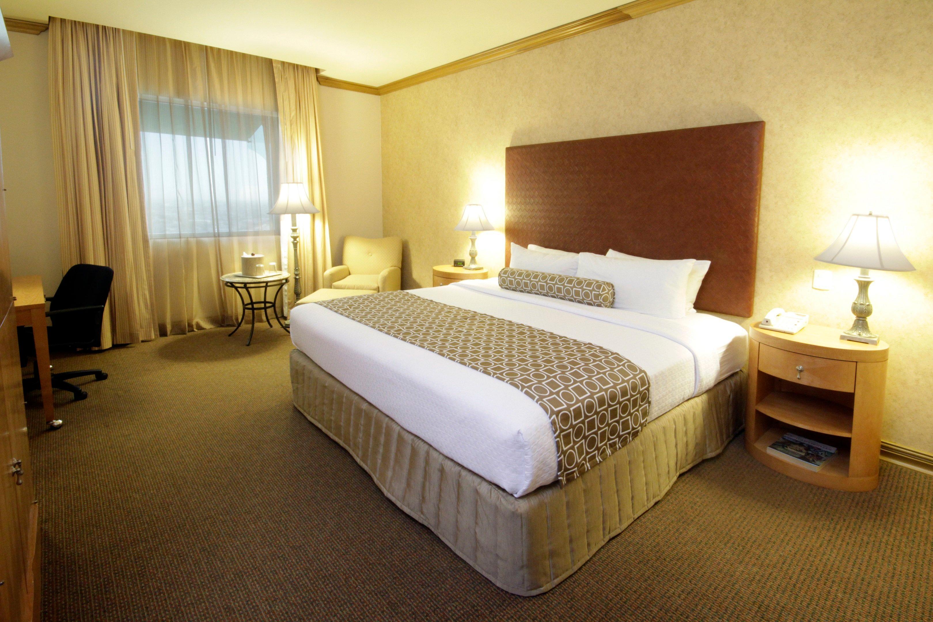 Crowne Plaza By Ihg Hotel 4*