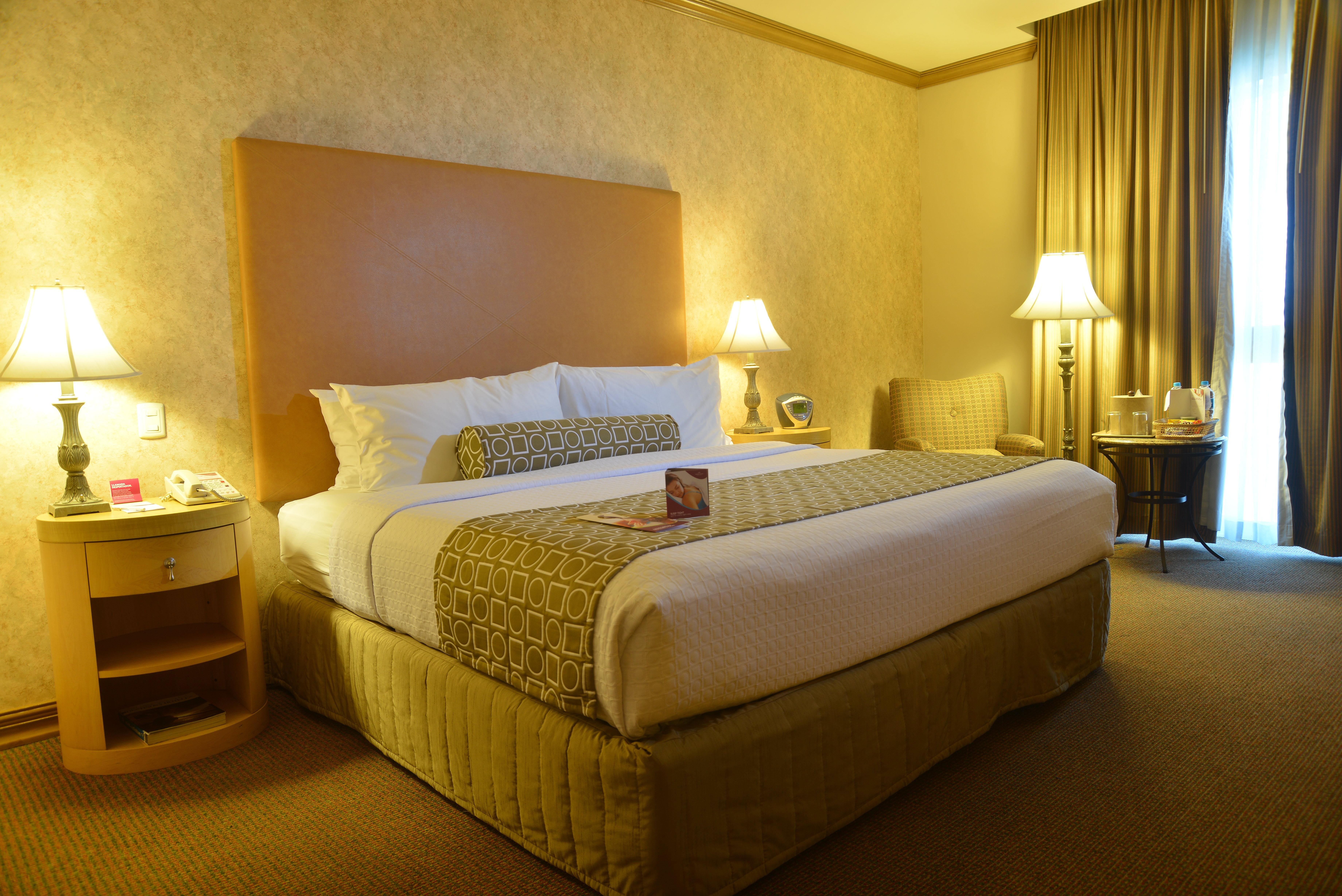 Crowne Plaza By Ihg Hotel 4*