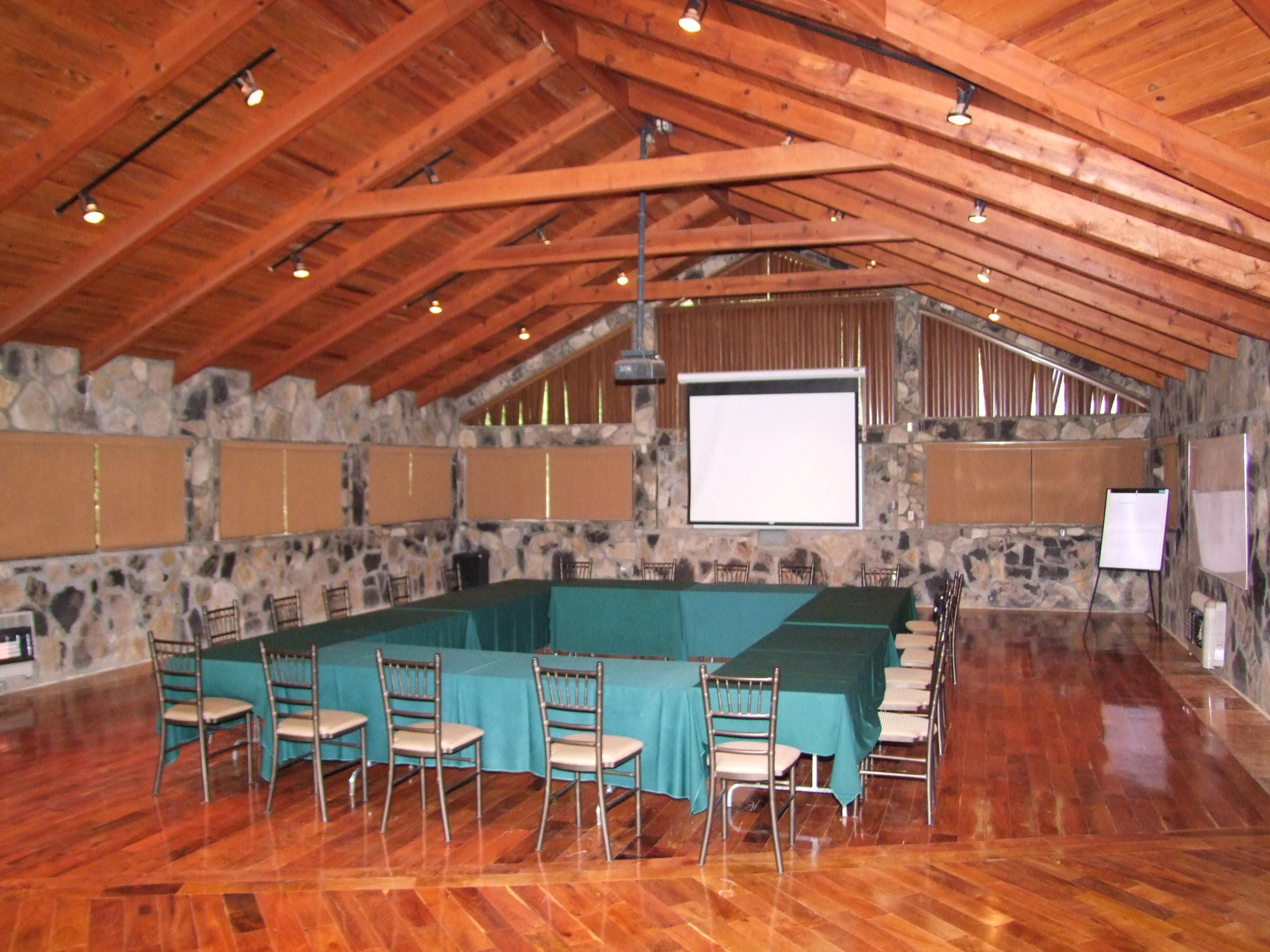 Hotel Bosques De Monterreal