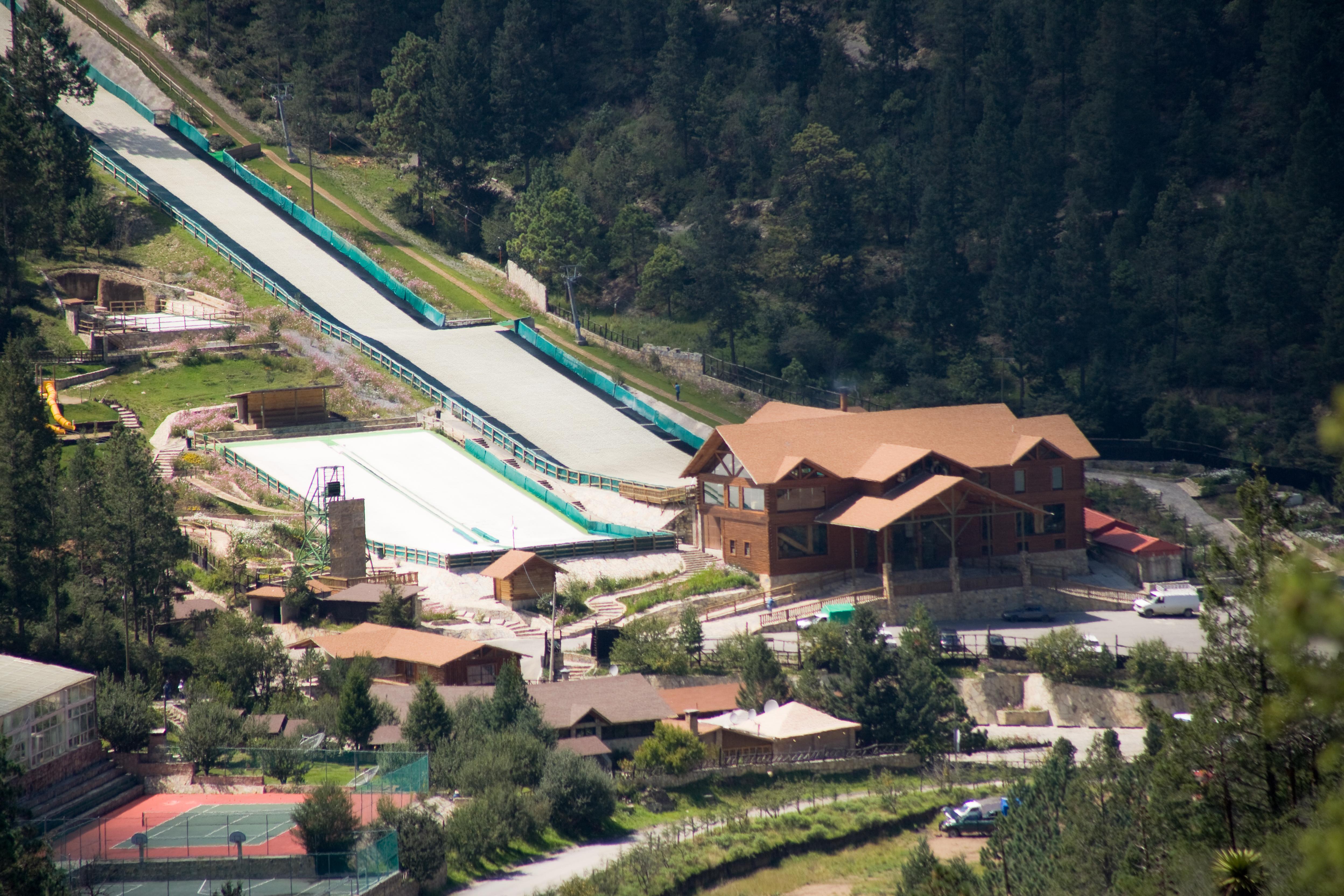 Bosques De Monterreal 5*