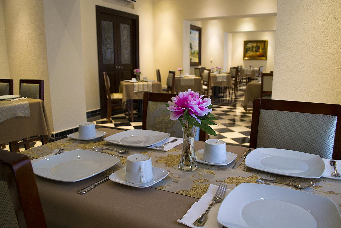 Plaza Colonial Hotel