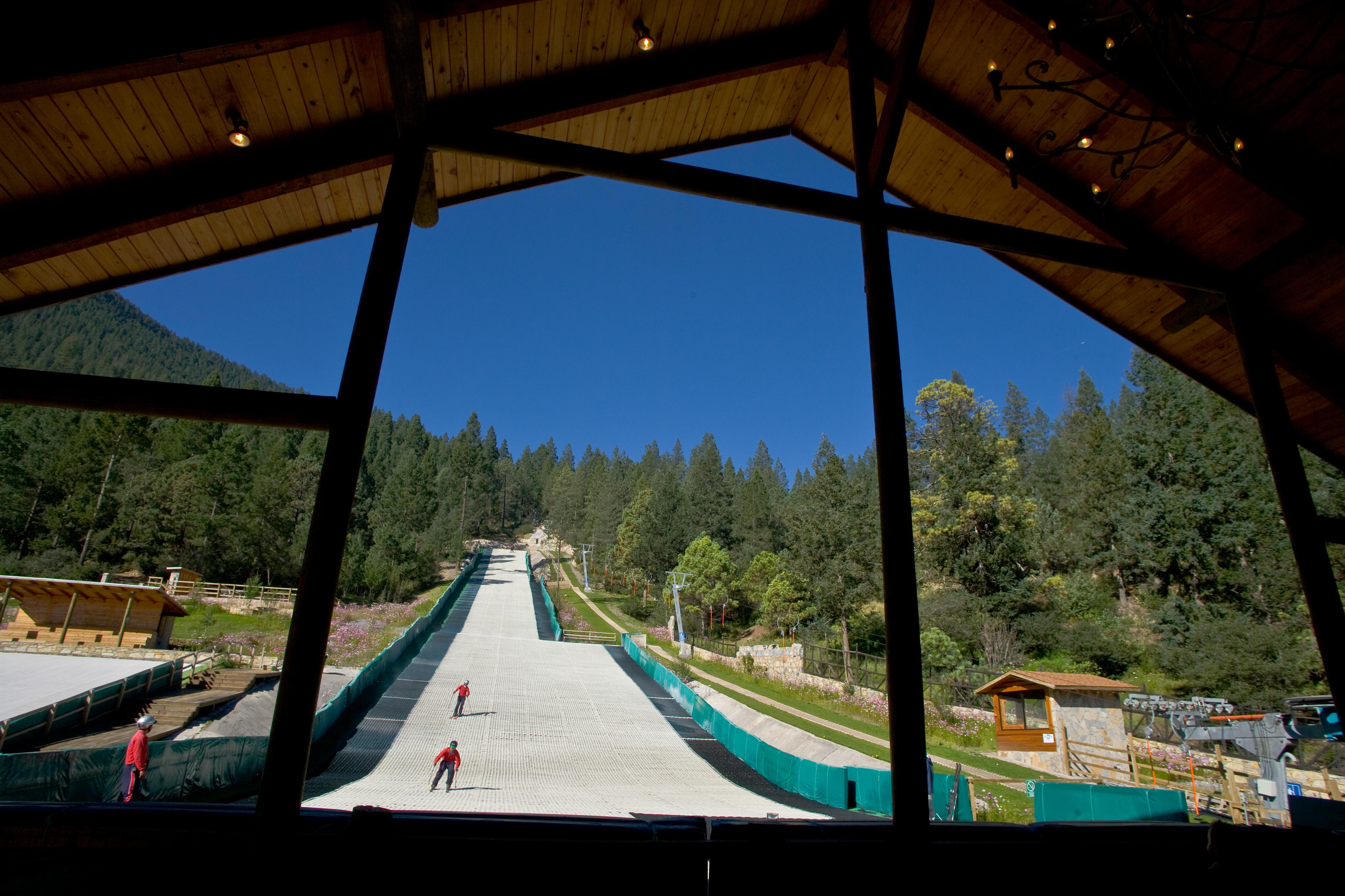 Hotel Bosques De Monterreal 5*