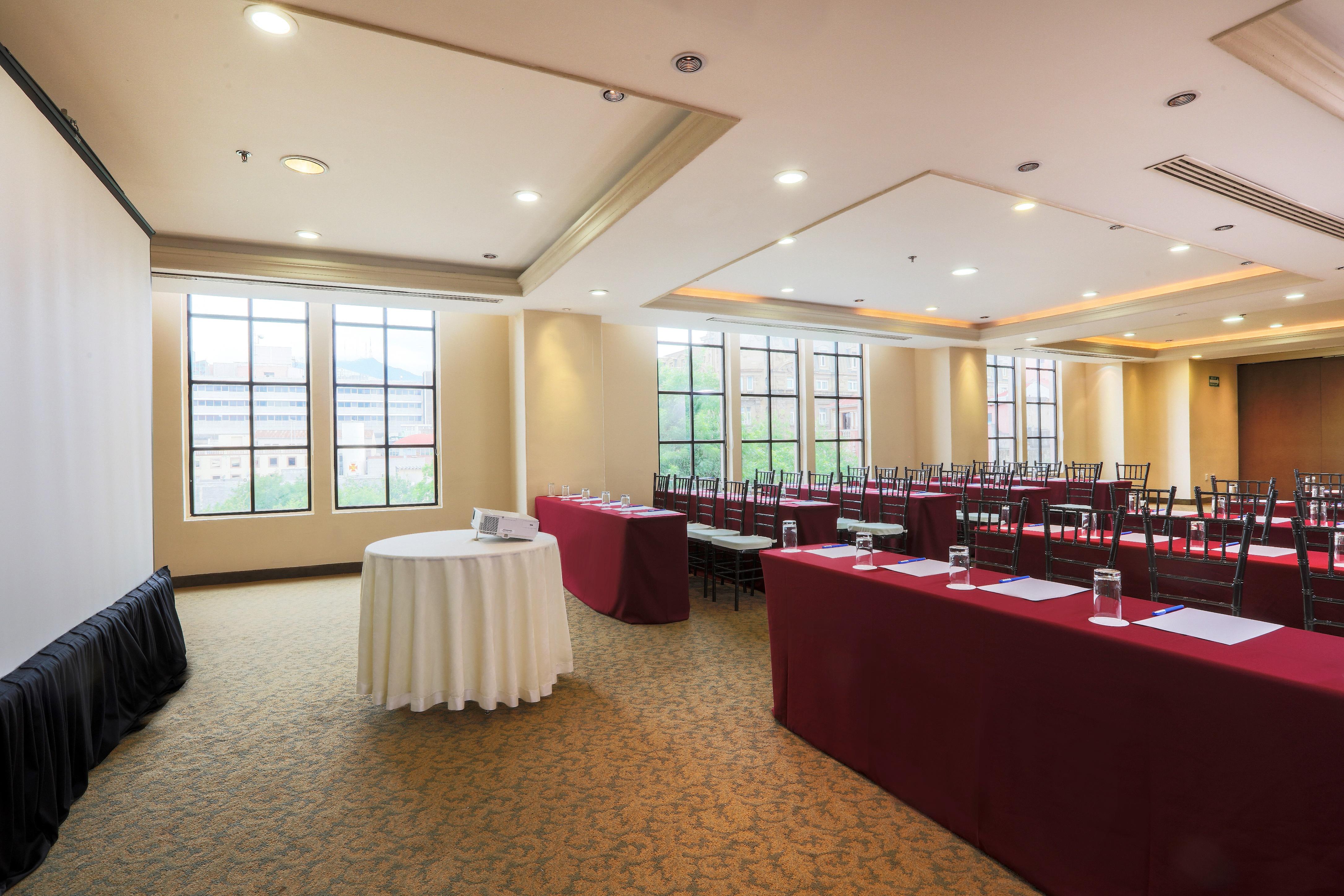 Krystal Hotel Monterrey