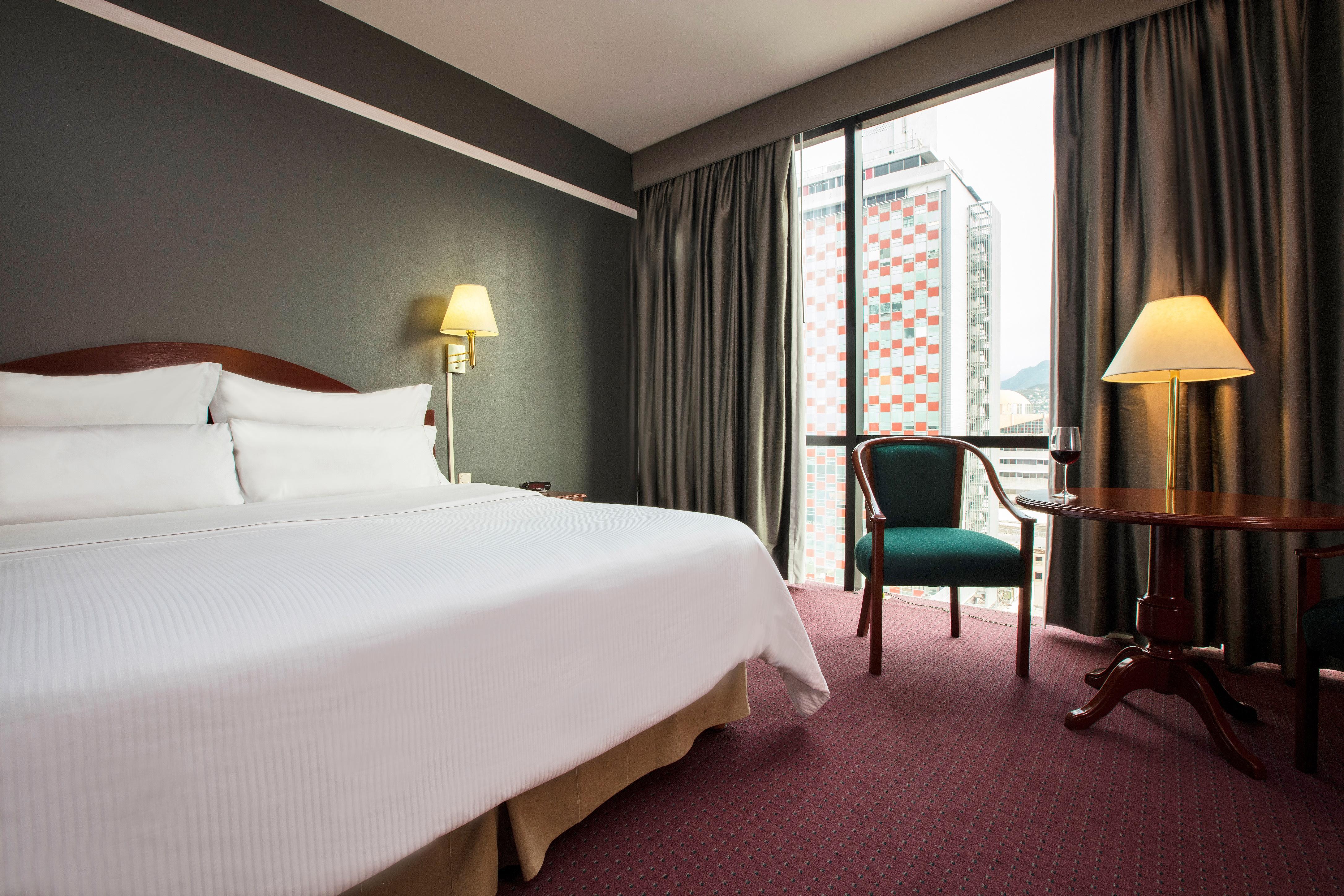 Krystal Hotel 4*