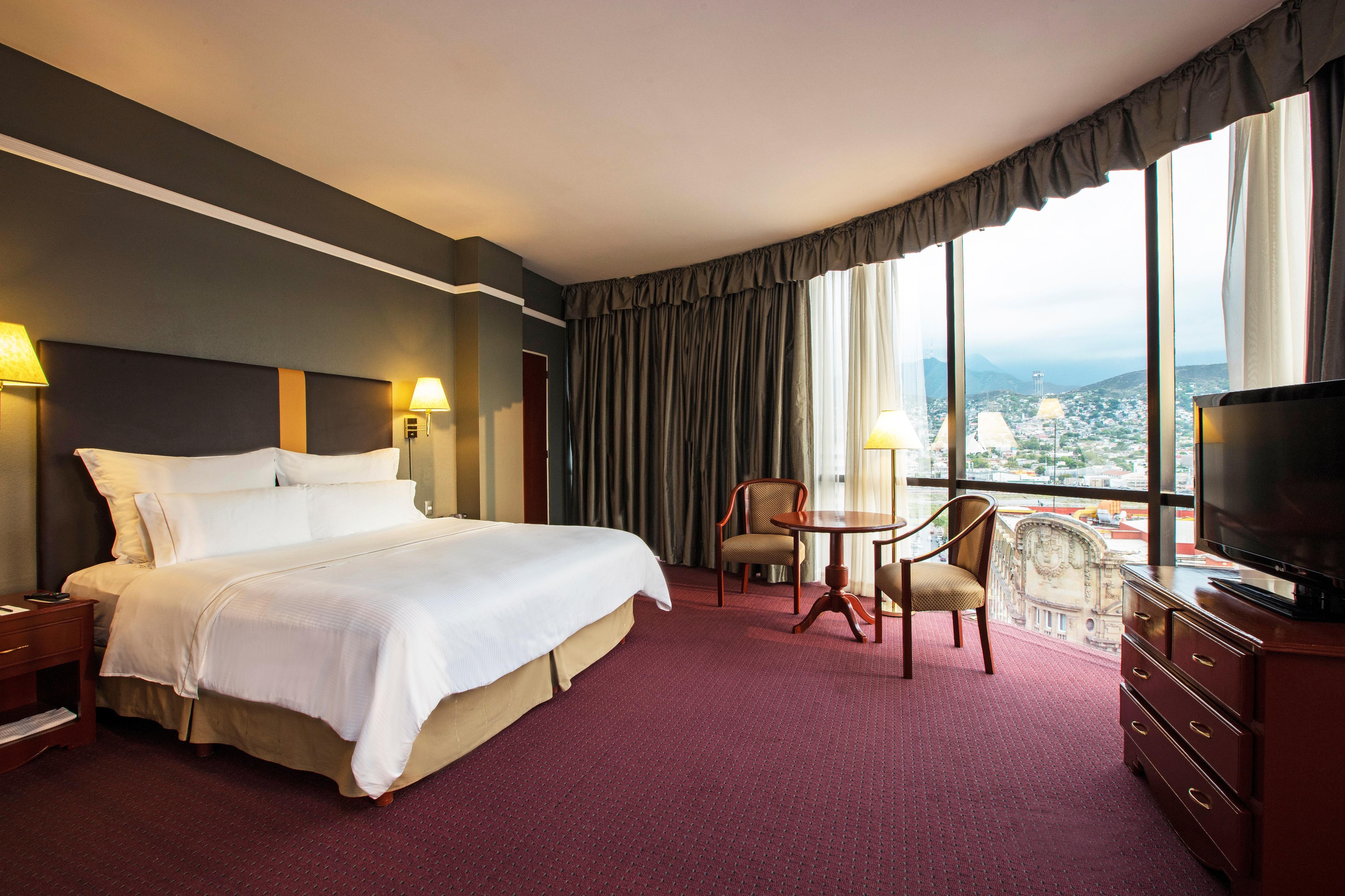 Krystal Hotel 4*