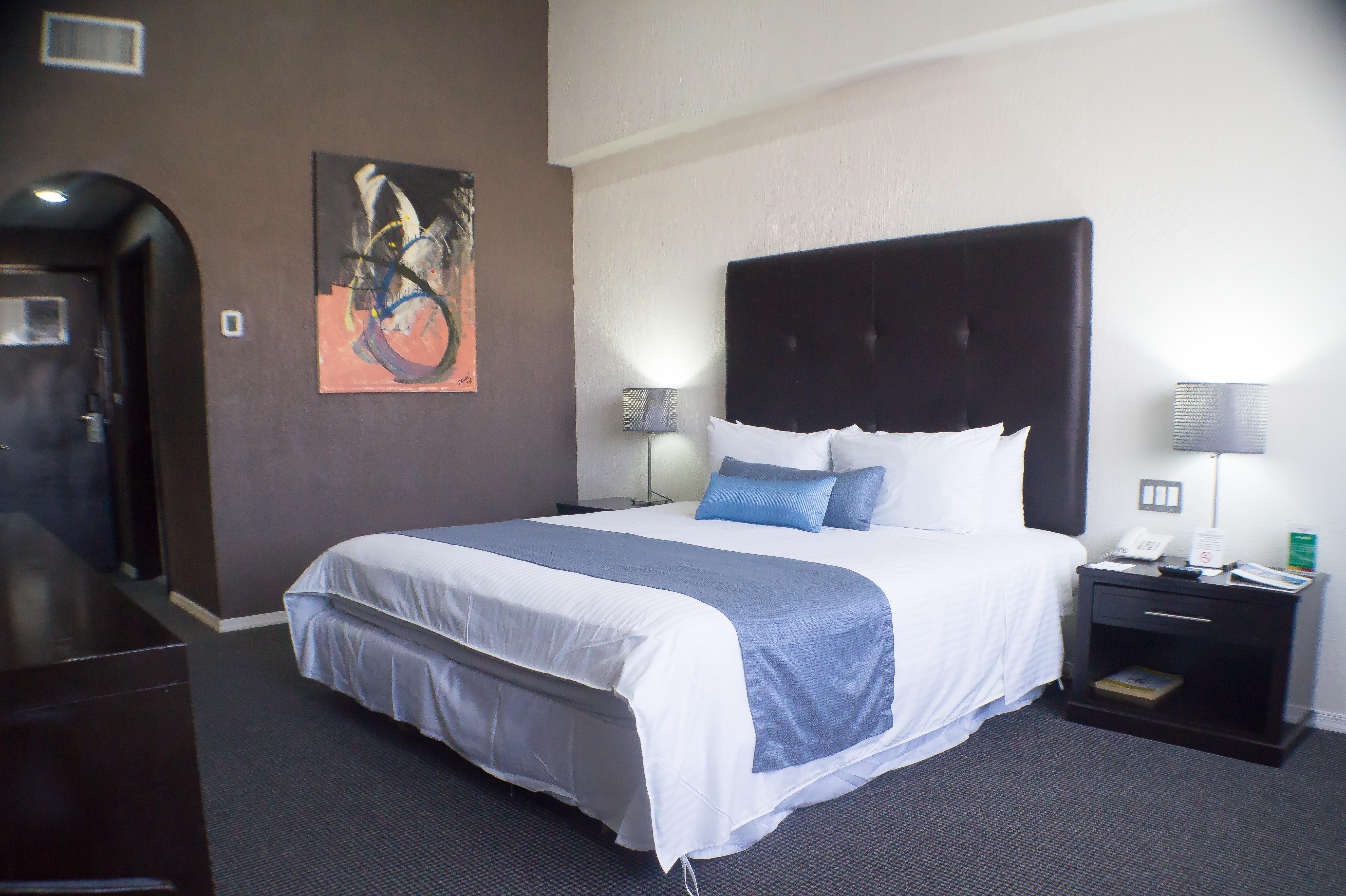Hotel Pueblo Amigo Plaza Y Casino 4*