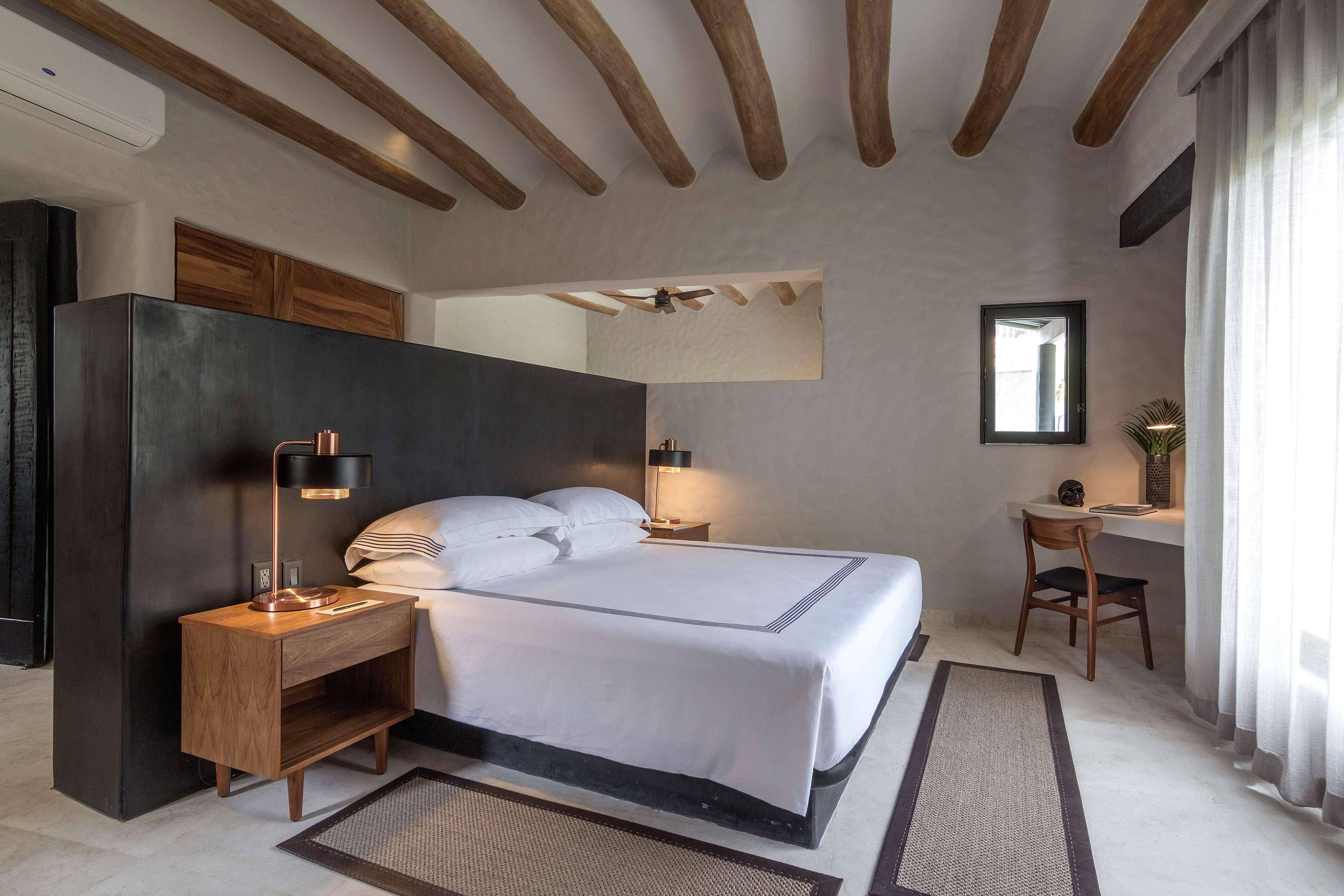 Hotel Thompson Zihuatanejo, A Resort, By Hyatt 5*