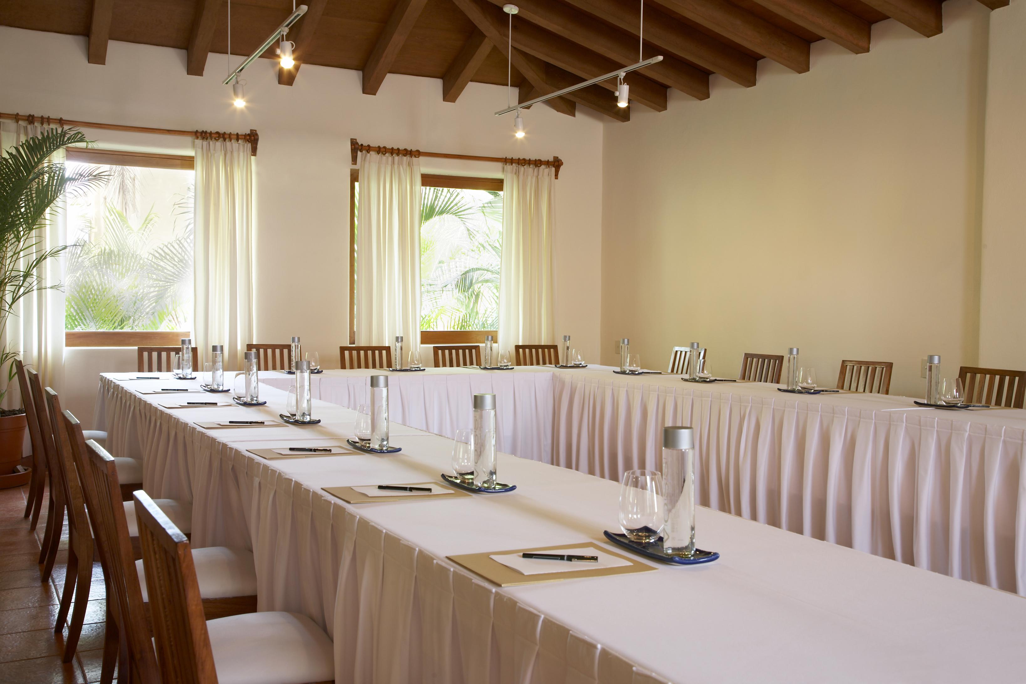 Hotel Thompson Zihuatanejo, A Resort, By Hyatt Zihuatanejo