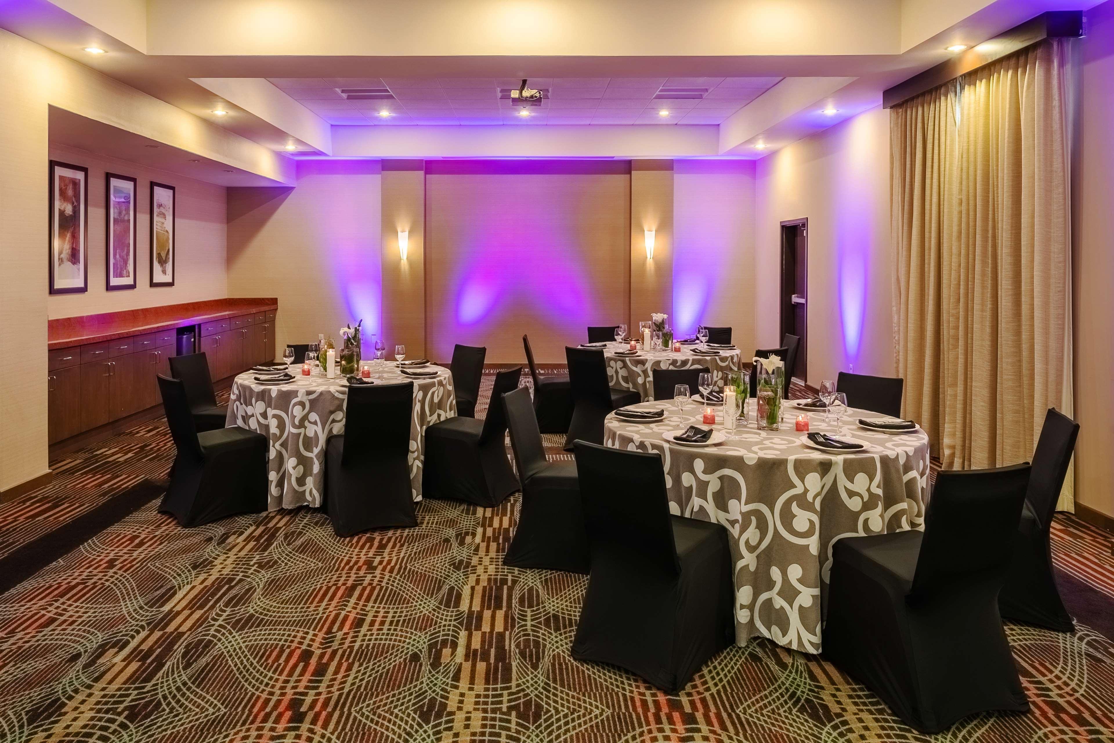 Hyatt Place Cabos 3*