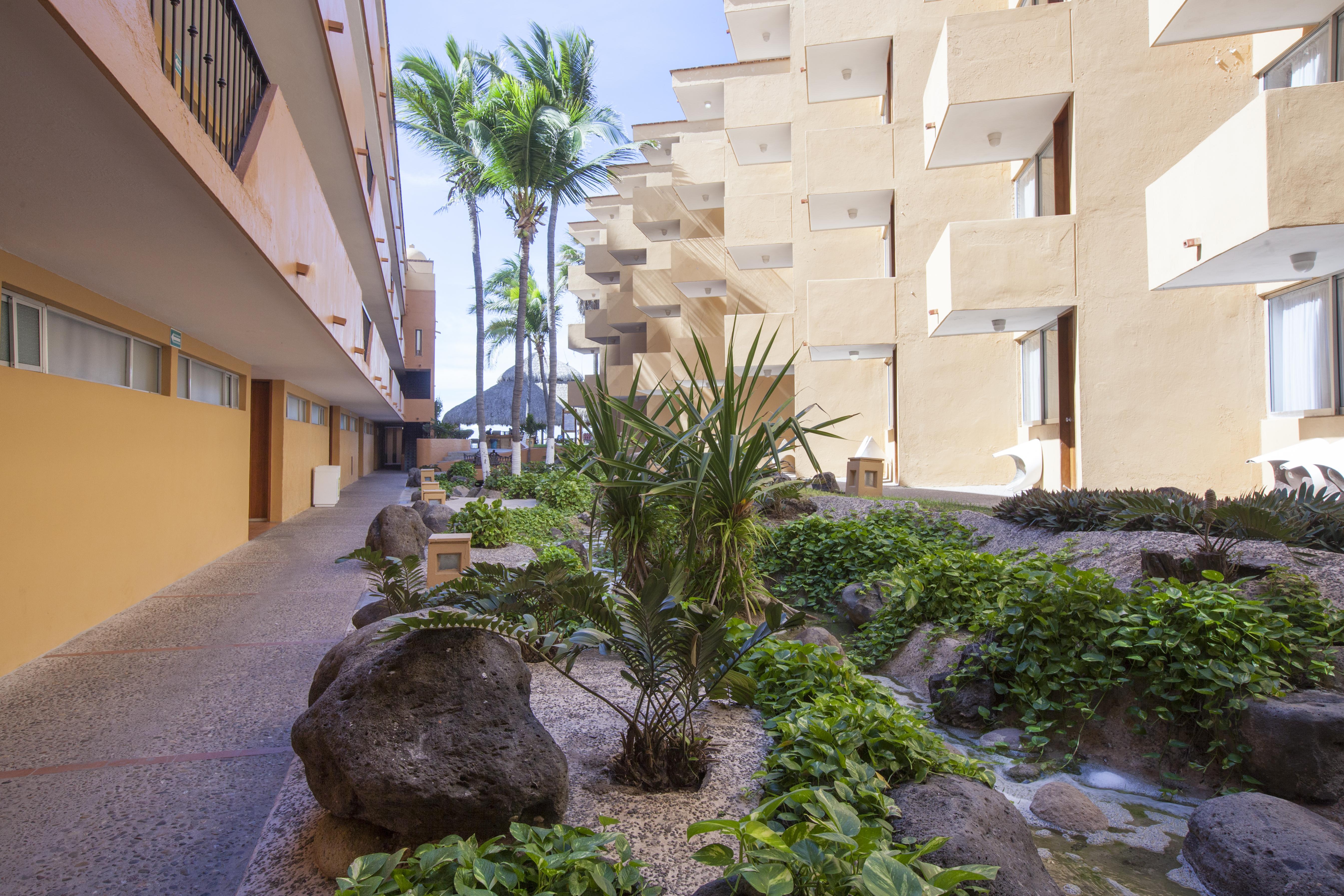 Costa De Oro Hotel