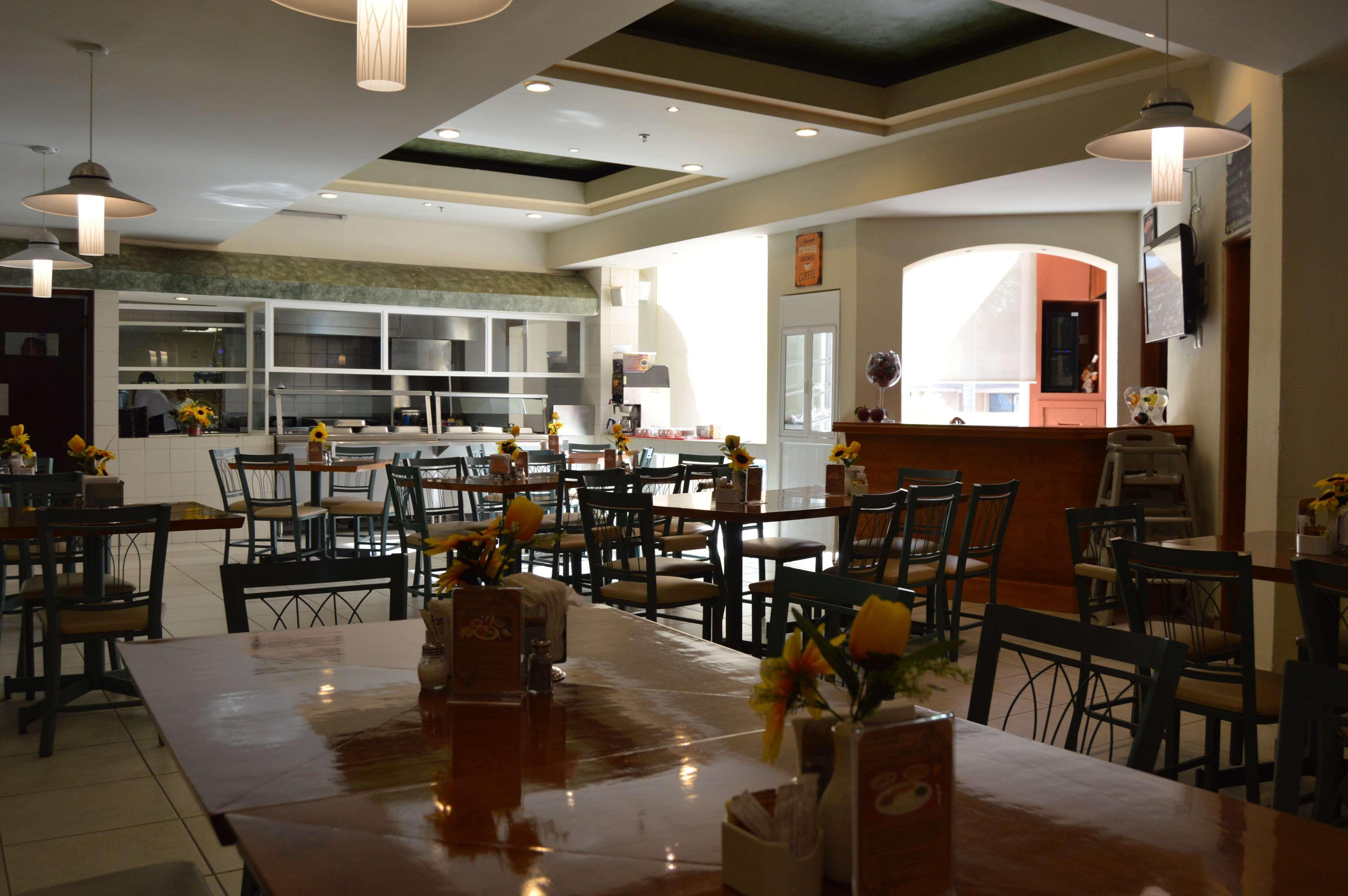 Western Bazarell Hotel Montemorelos