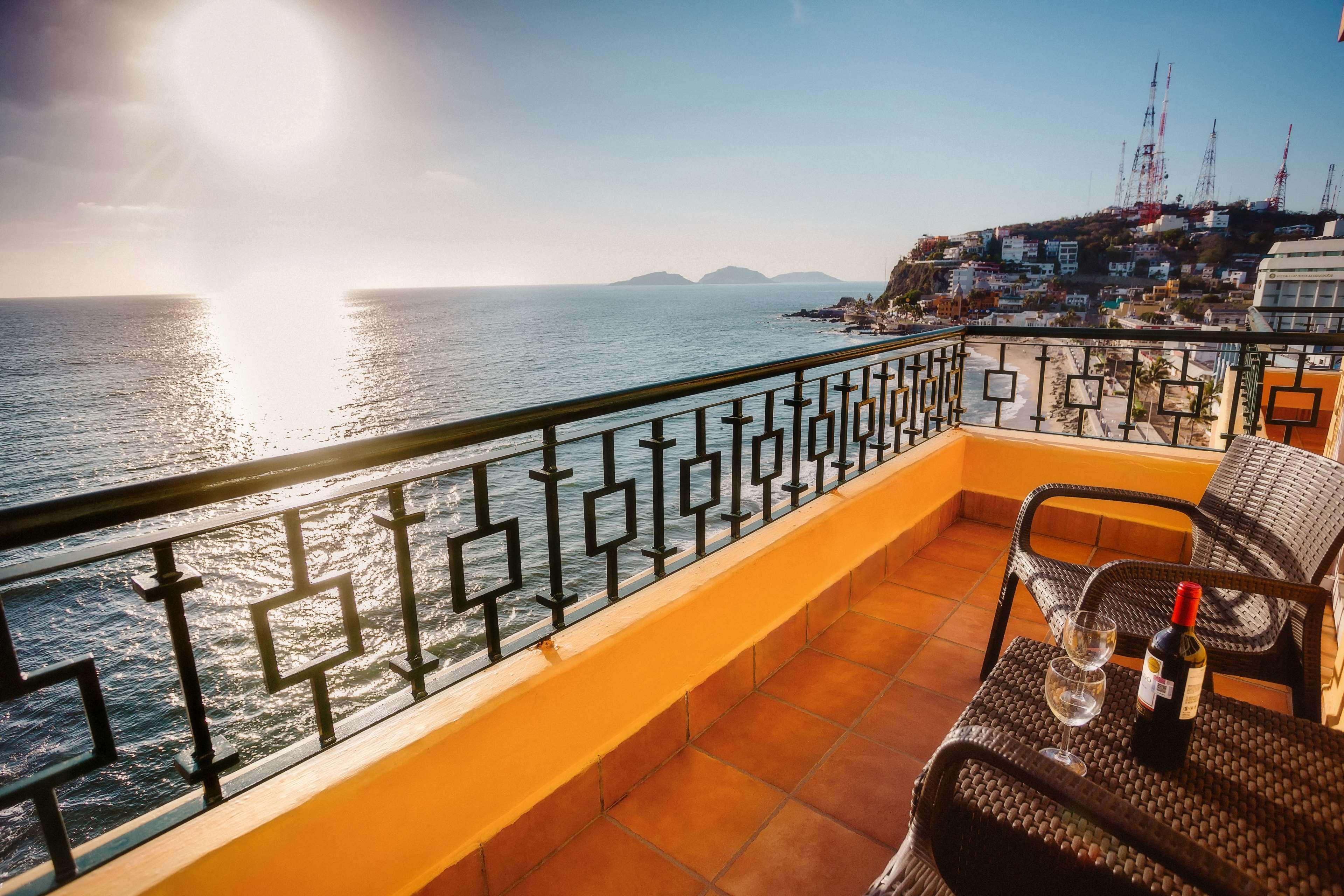 Western Freeman Mazatlan
