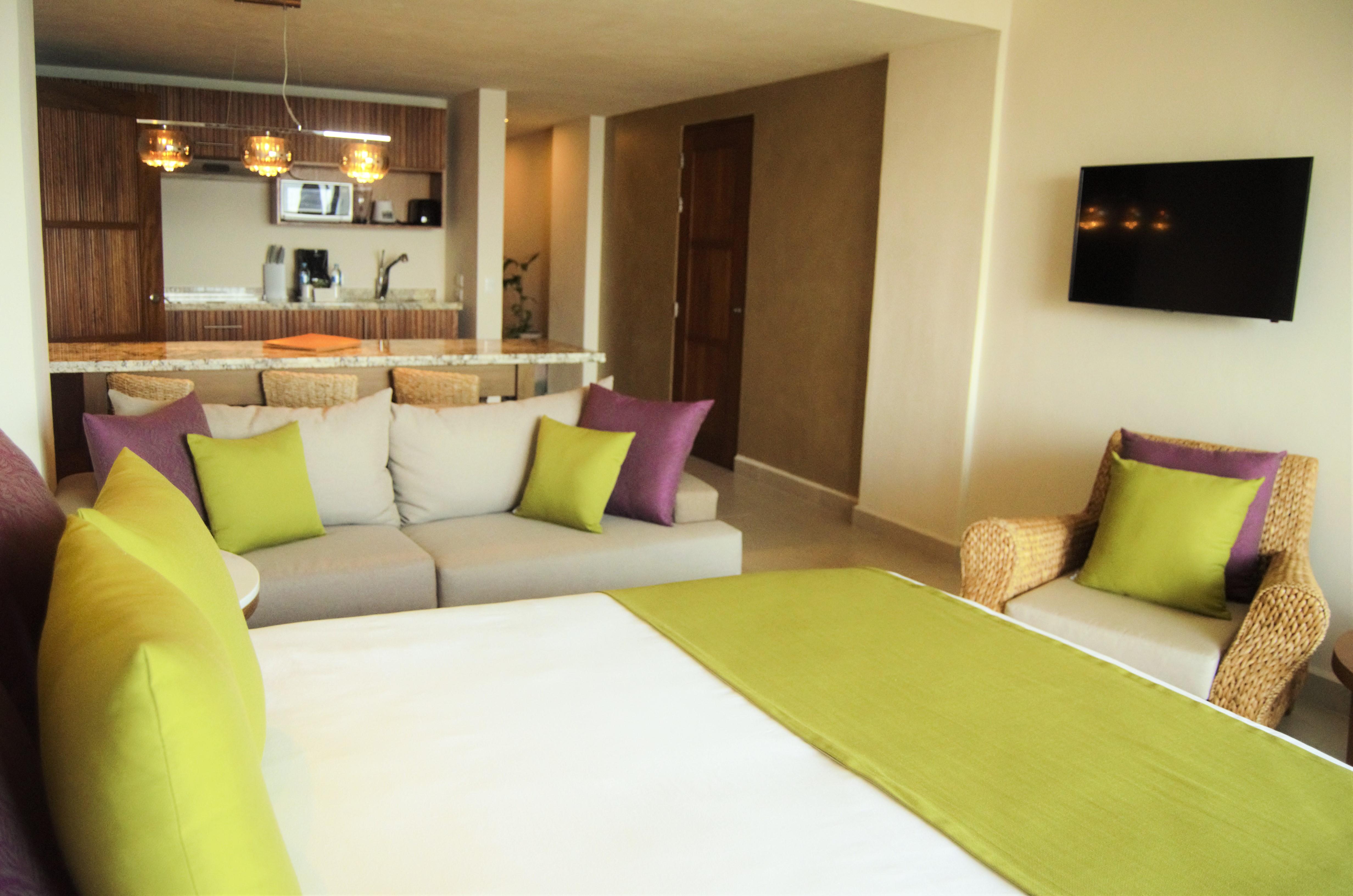 Almar Luxury Lgbt Front Experience (adults Only)