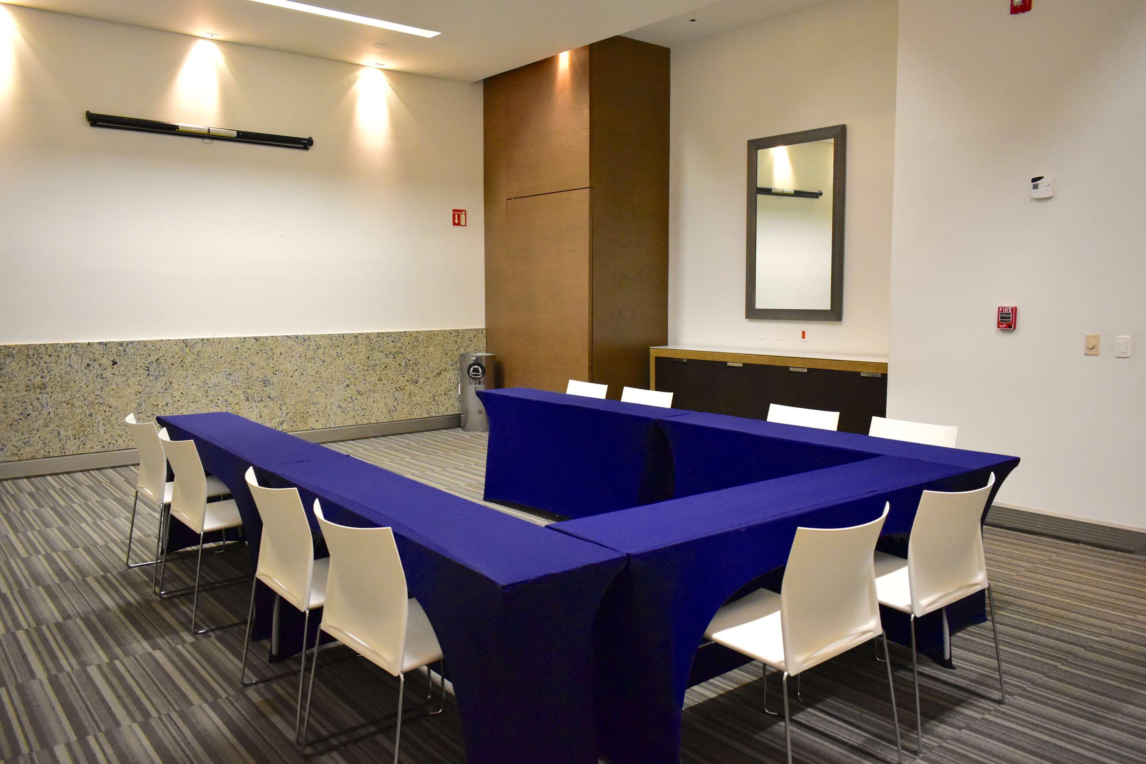 Hotel Hampton By Hilton 3*