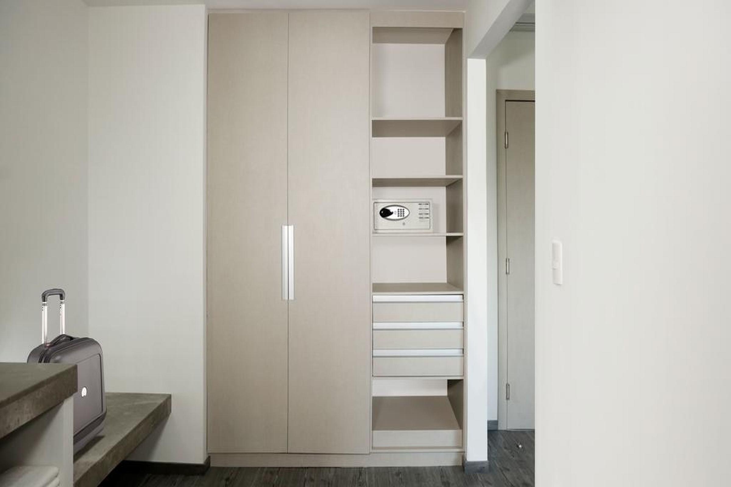 Life Hotel 4*