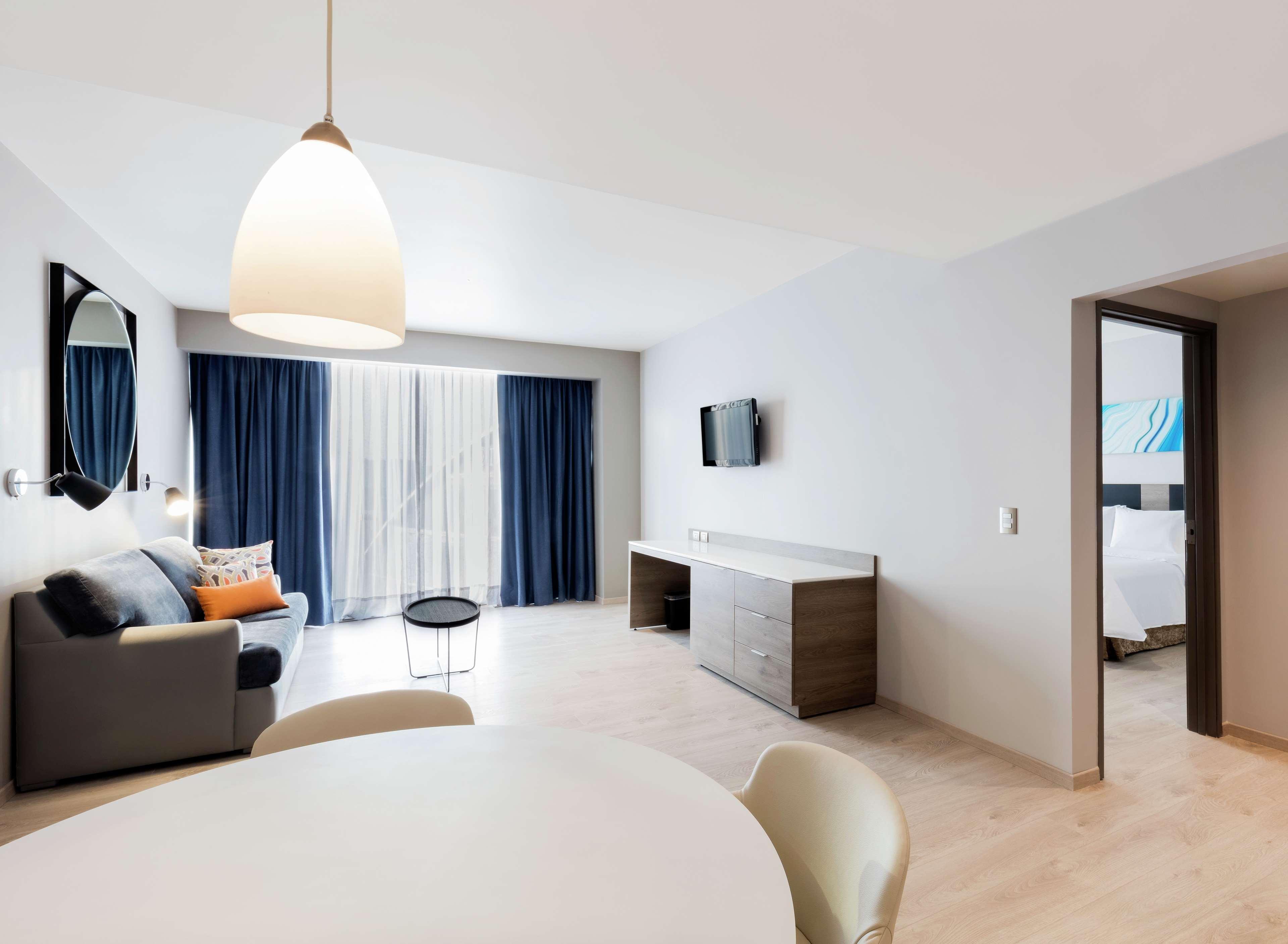 Hilton Garden Santa Fe Hotel Mexico City