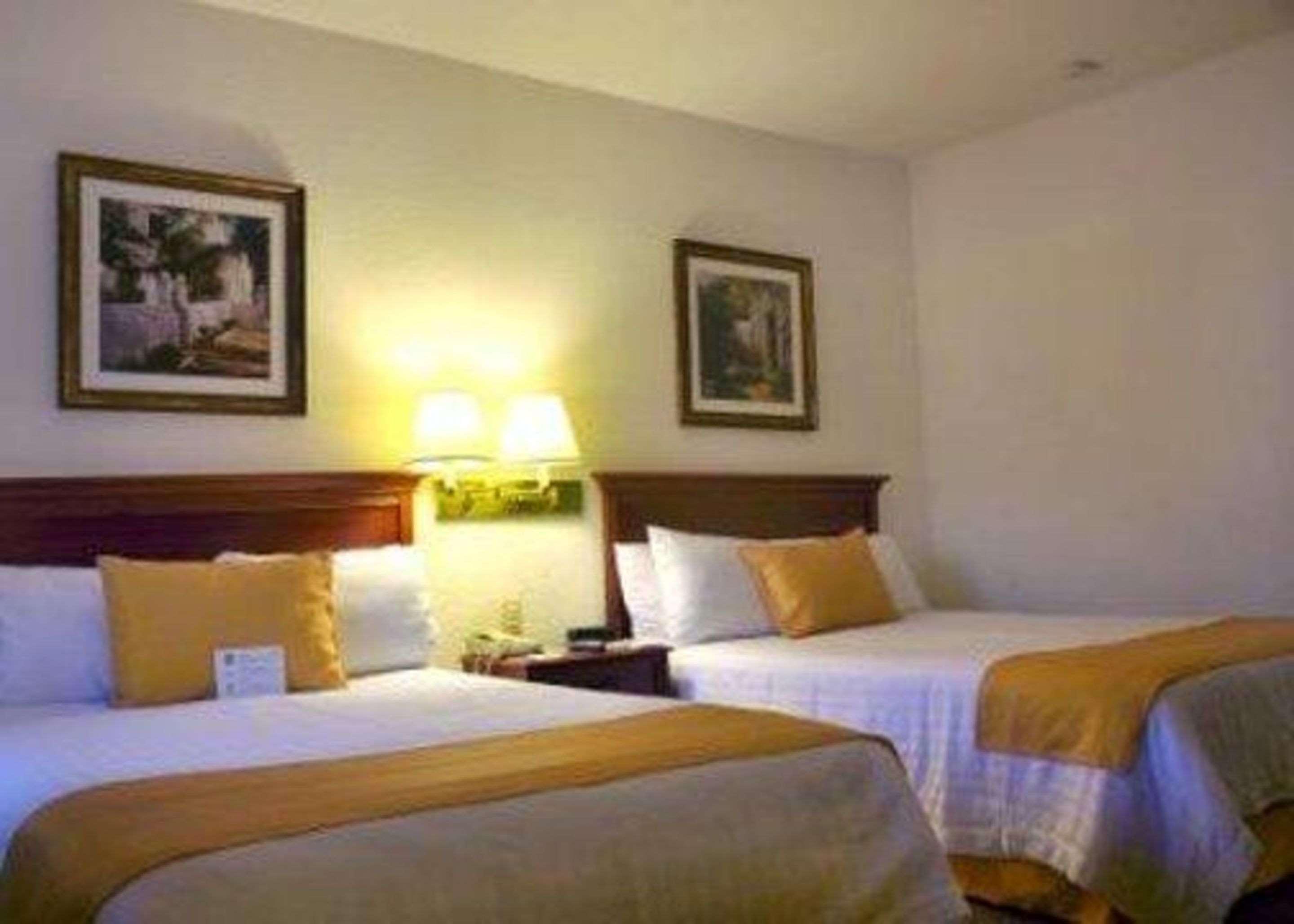 Quality Inn 4*